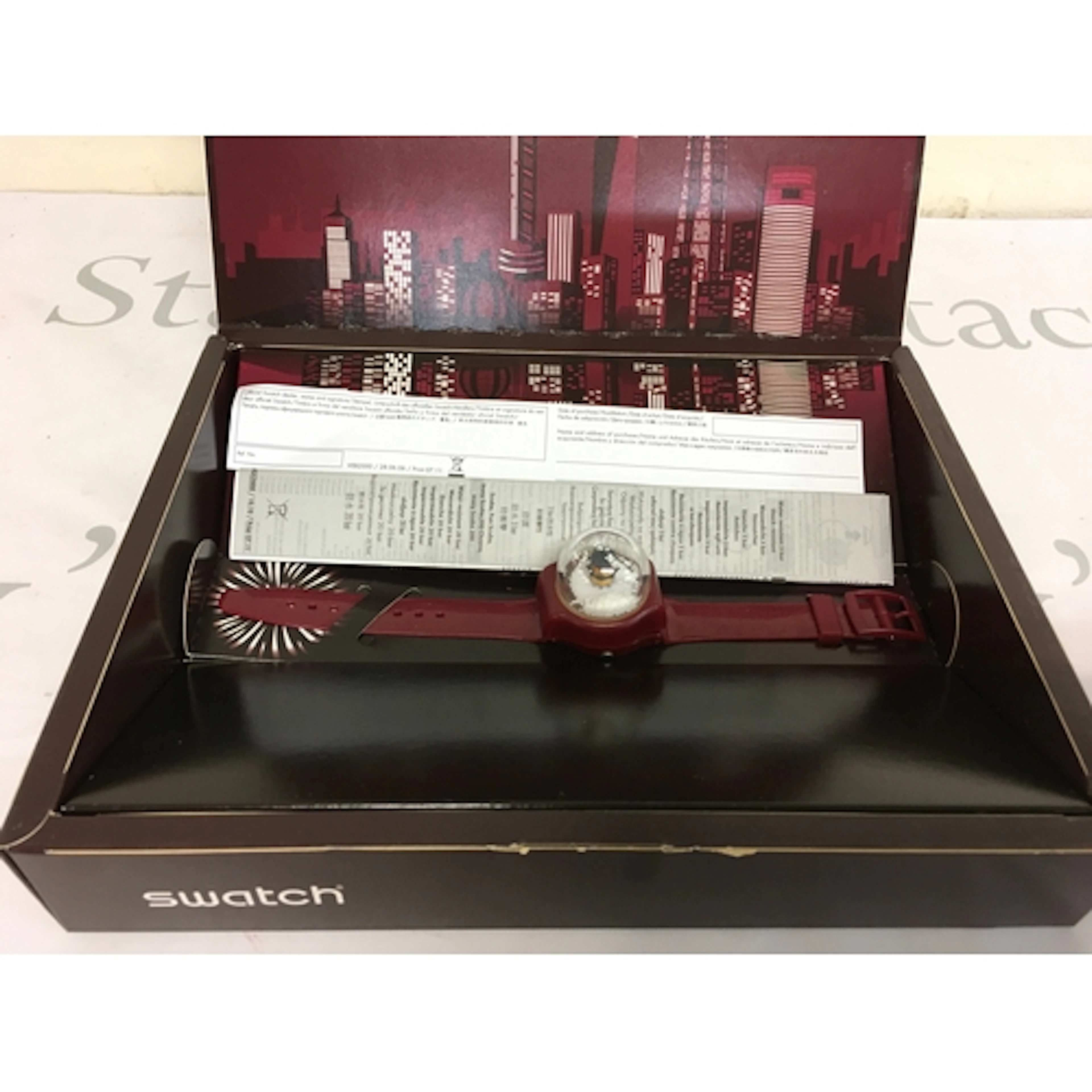 2011 Swatch X-Mas Special "Lucky Snow" (GZ259S), a limited e...