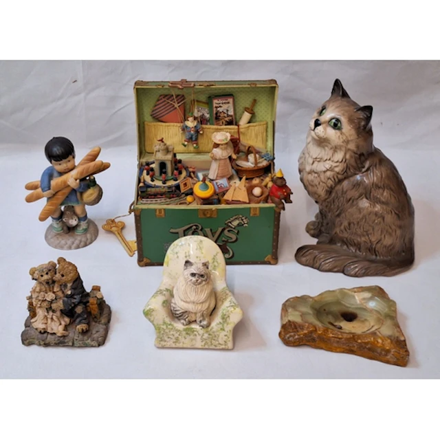 Large Royal Doulton Figurine Siamese Cat model 1867 signed b...