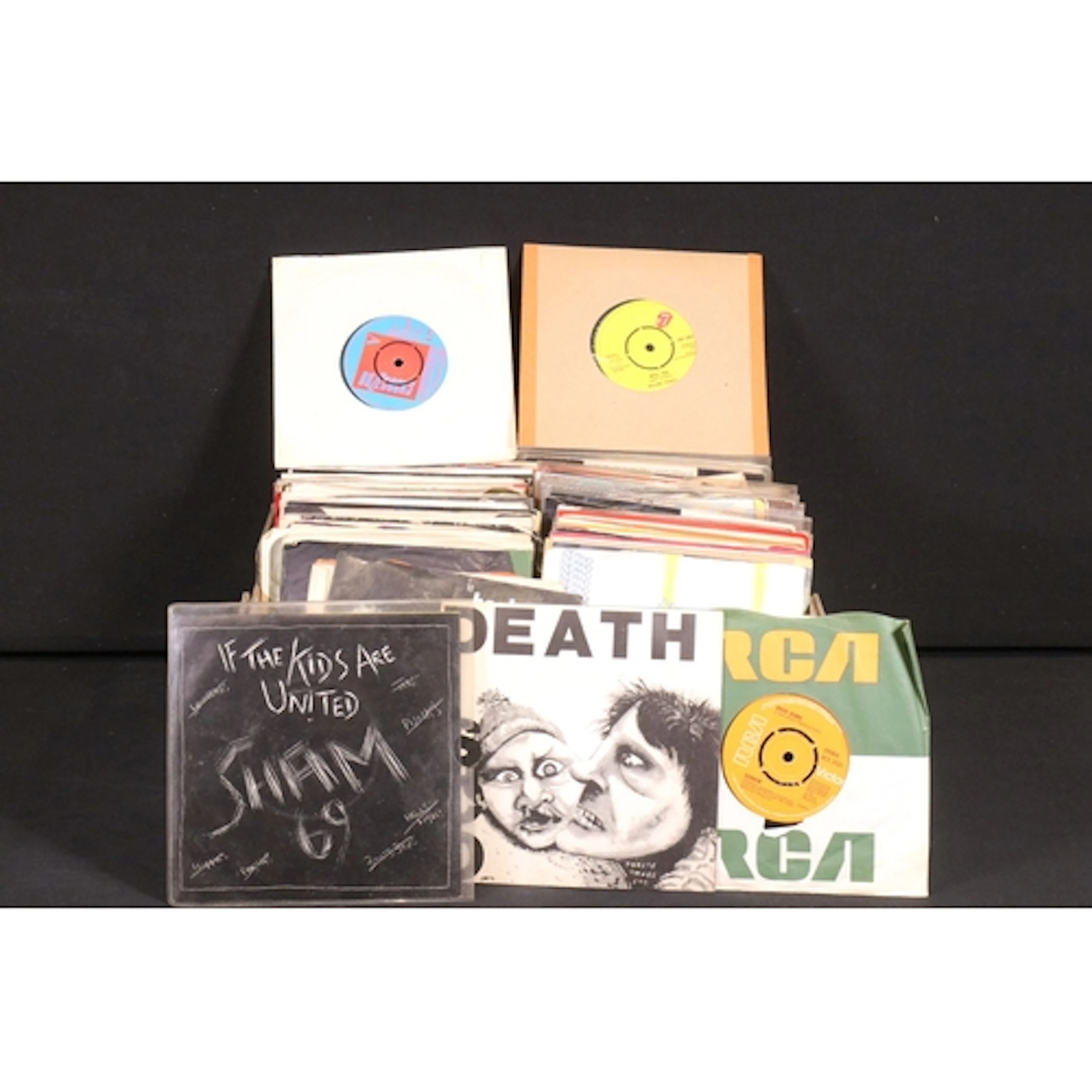 Vinyl - Over 120 Rock, Pop & Soul 7" singles to include Davi...