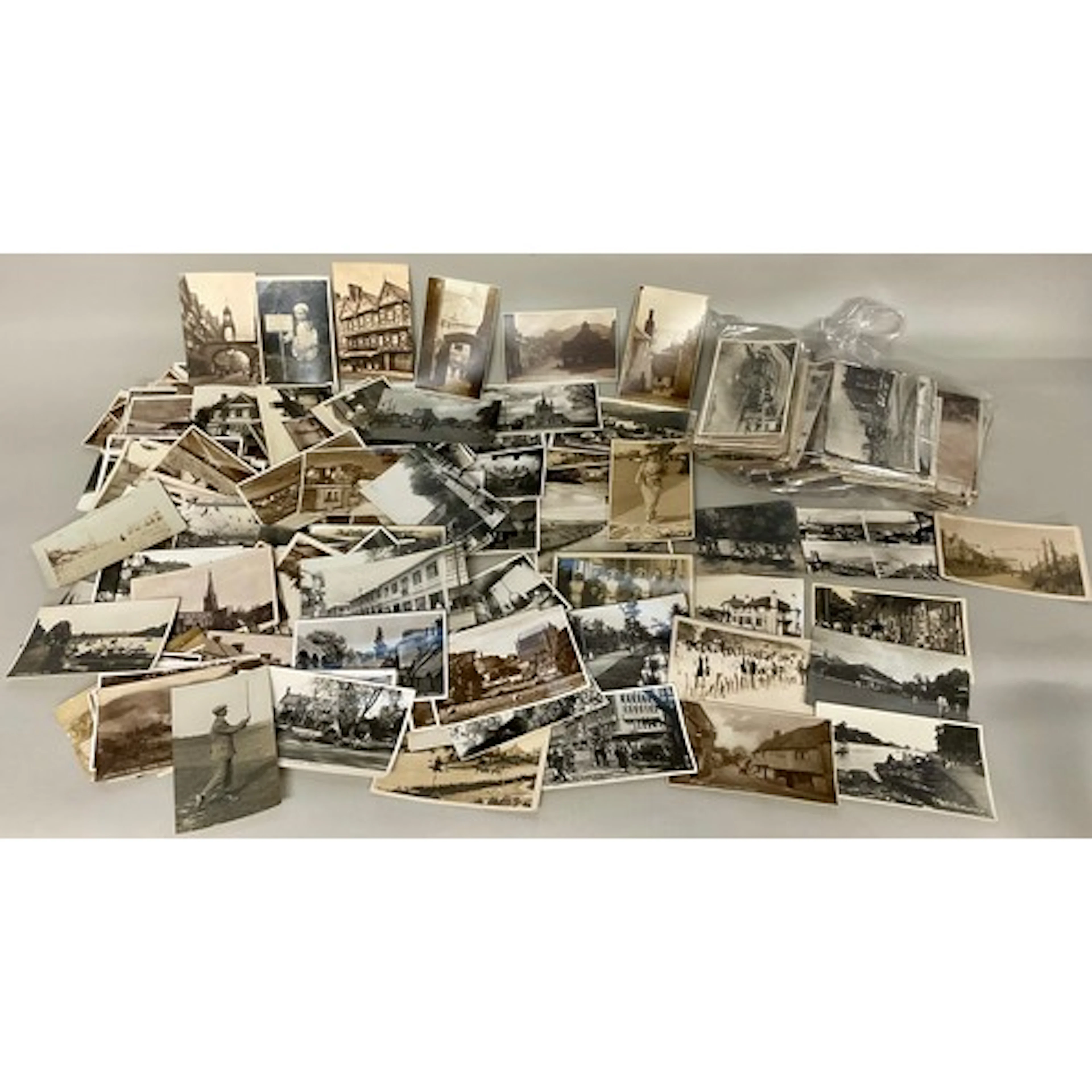 An accumulation of over 550 postcards, mainly UK topographic...