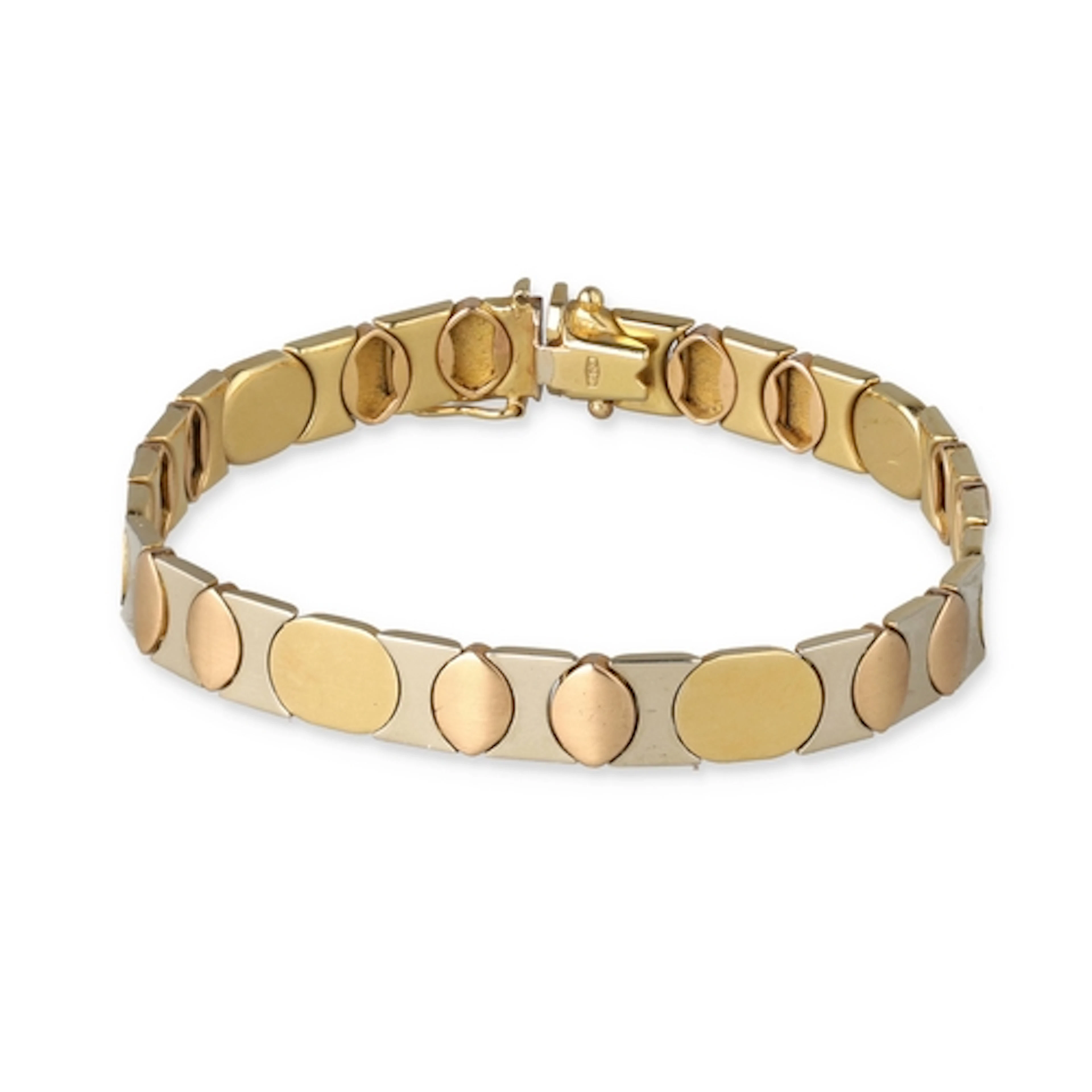AN 18CT GOLD BRACELET Weight: 22.5gms