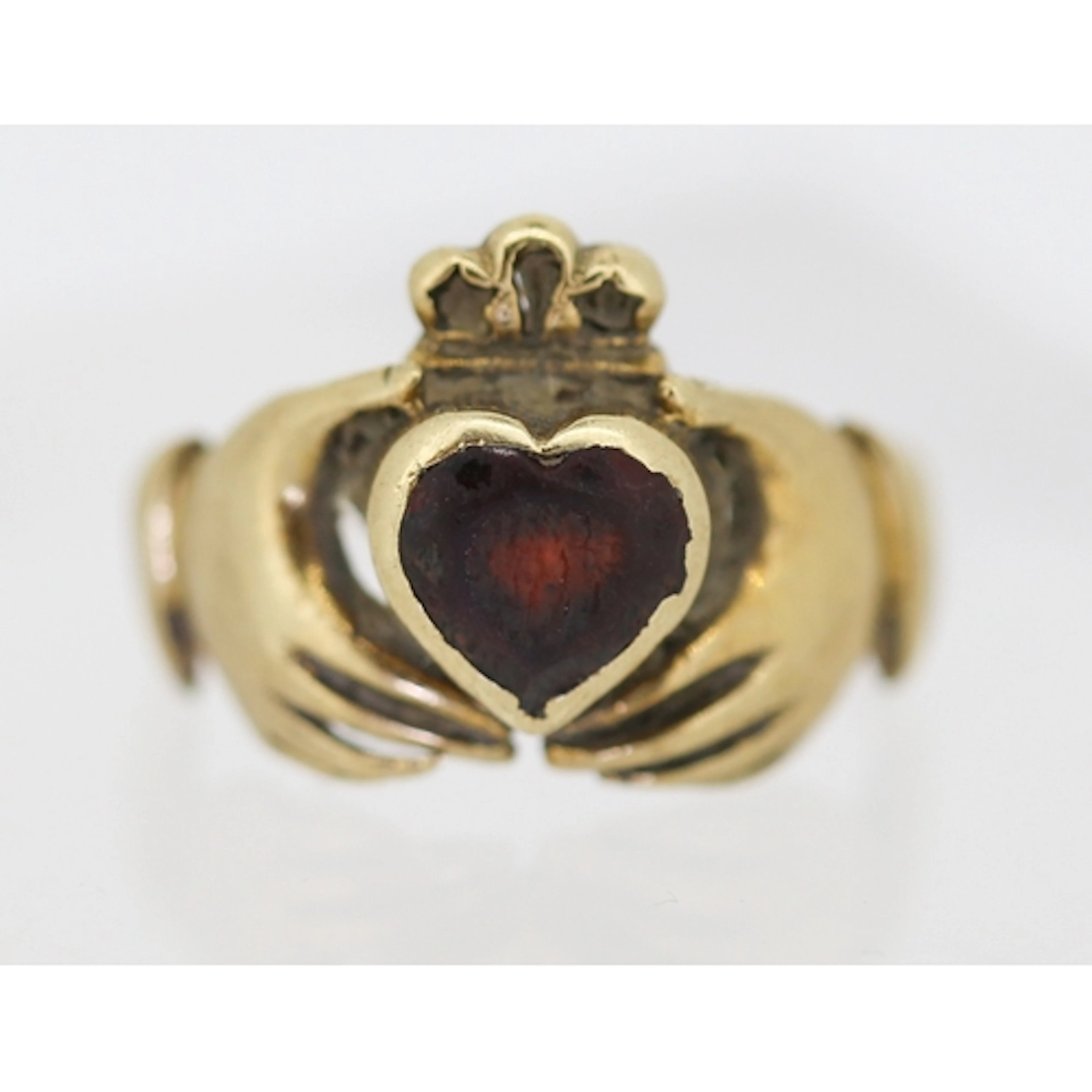 Garnet Set Claddagh Motif Ring, Mounted in 9 Carat Yellow Go...