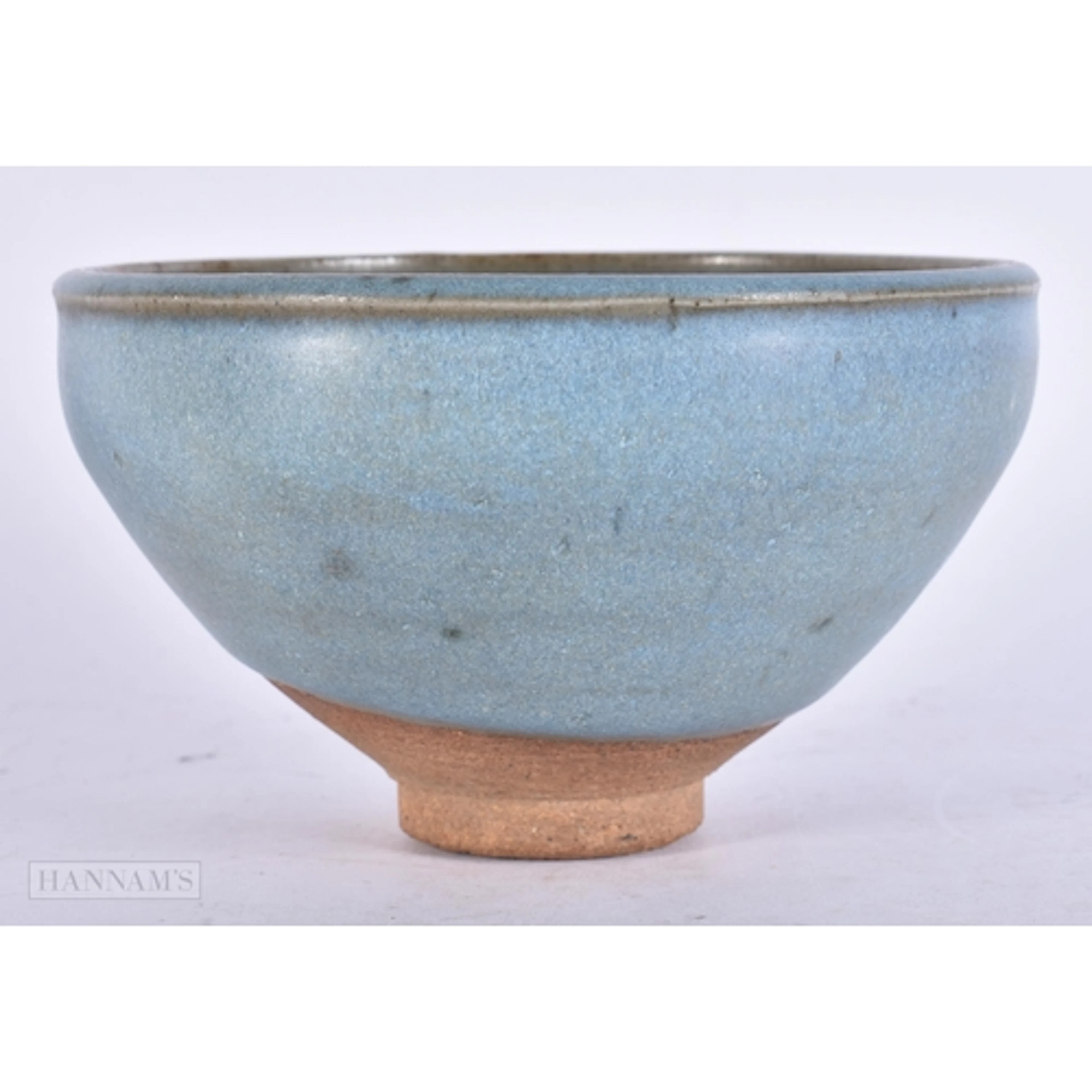 A CHINESE JUNYAO STONEWARE POTTERY BOWL Yuan (1271-1368), wi...
