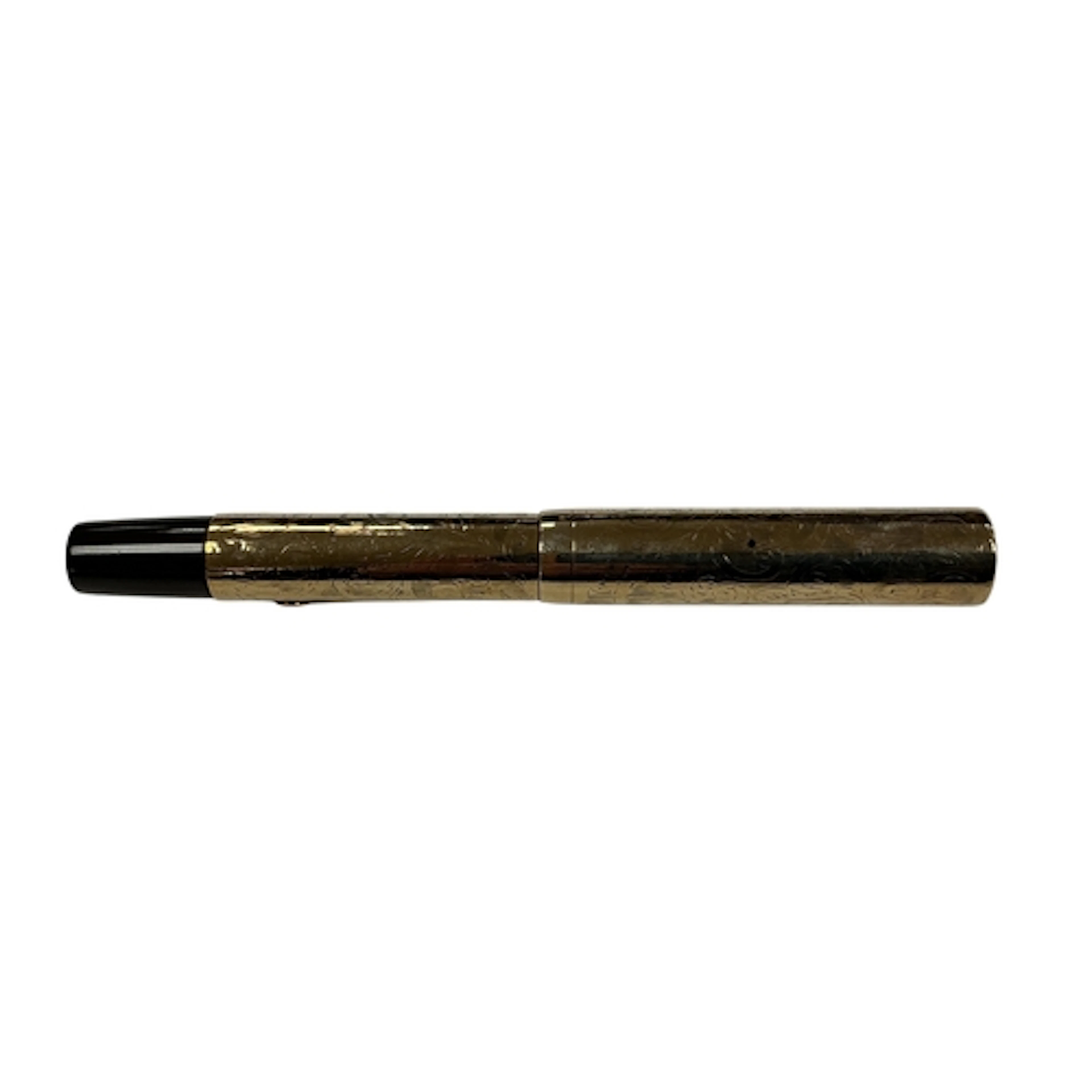 A rare Waterman 52v in 9ct. gold, in hand engraved pattern. ...