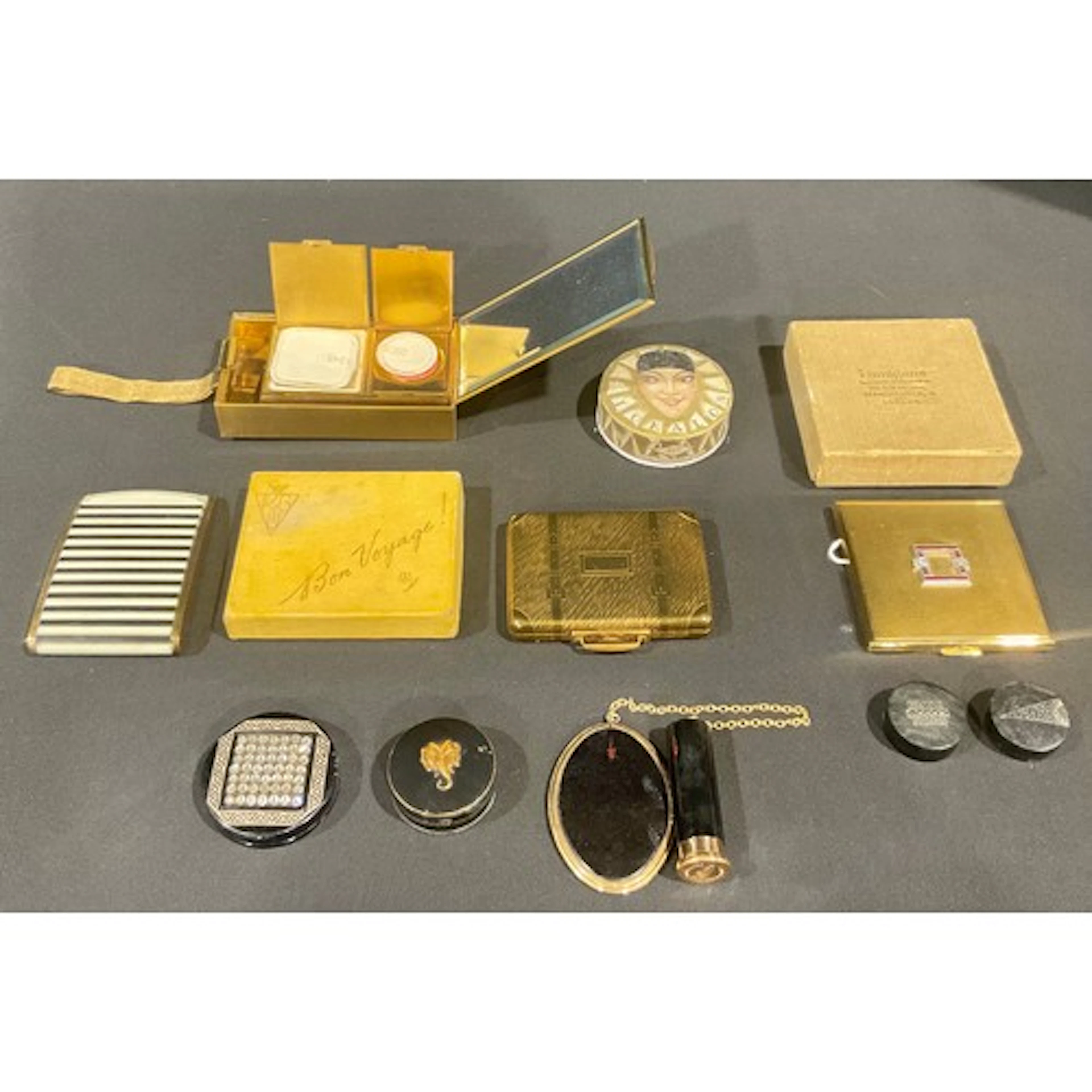 Ladies accessories - a collection of 1920s and later includi...