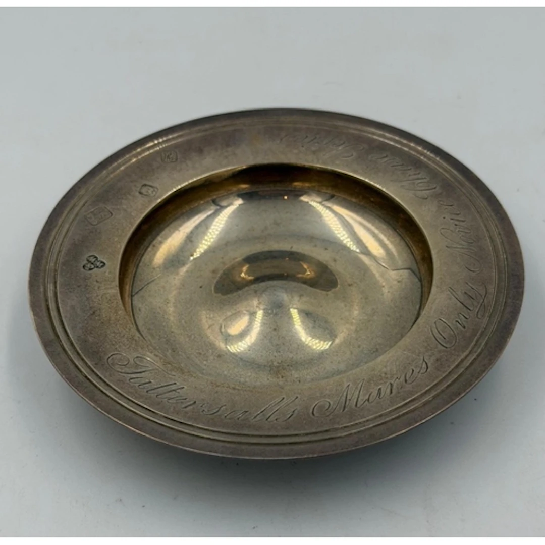 Small silver pin dish, approximate weight 46g, hallmarked fo...