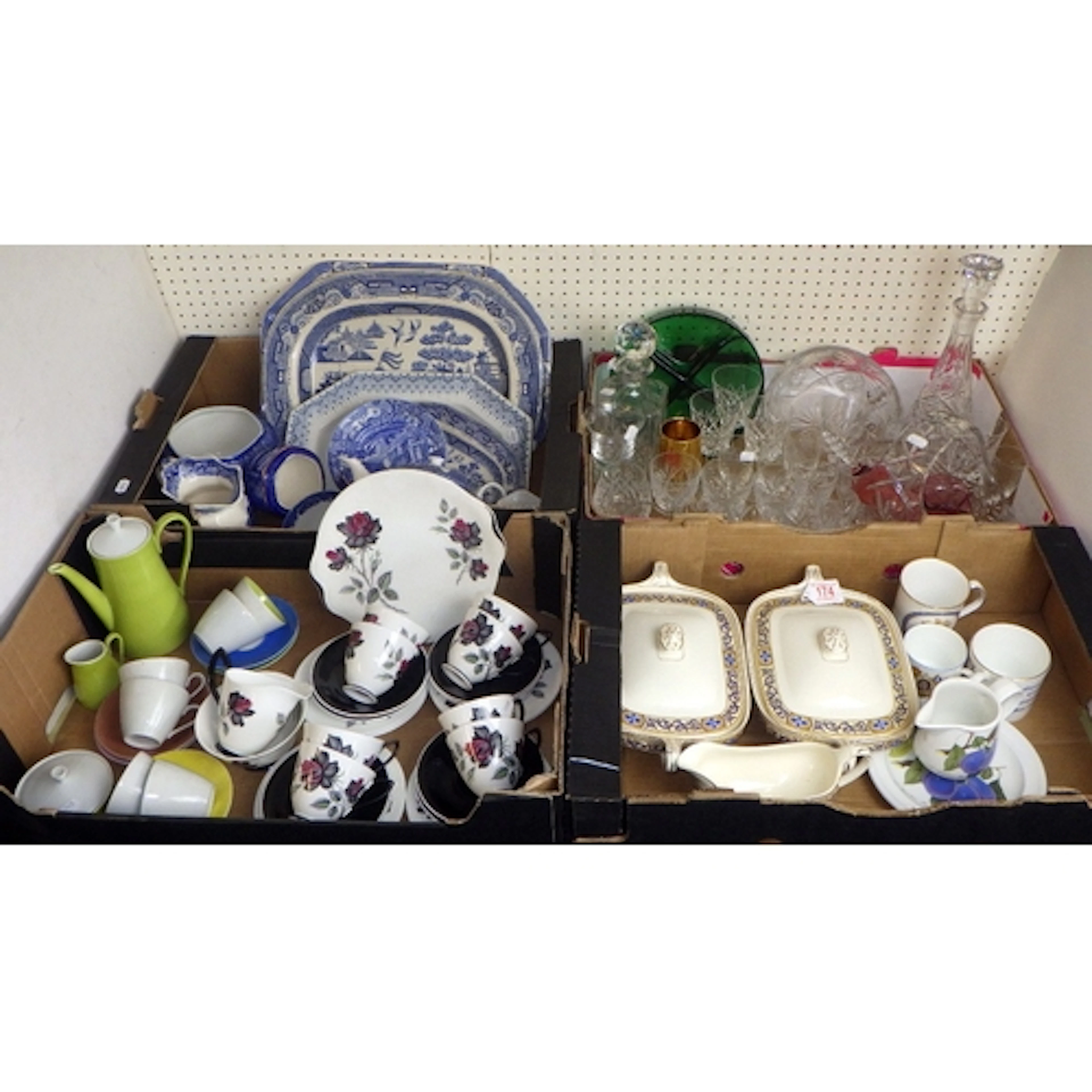 A large qty of misc ceramics & glassware, to inc Royal Alber...