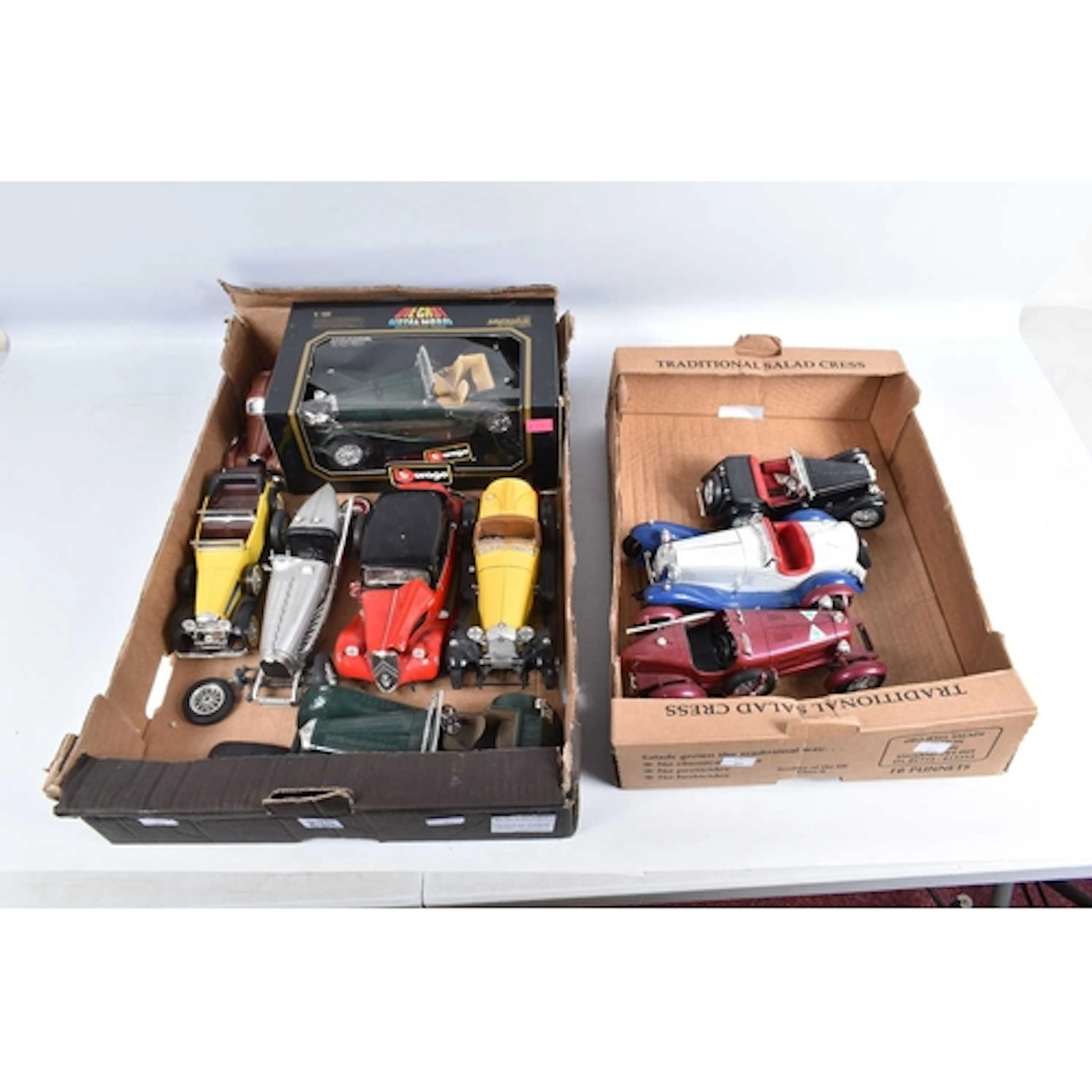 A GROUP OF BBURAGO, MAISTO AND SIMILAR DIECAST MODEL VEHICLE...