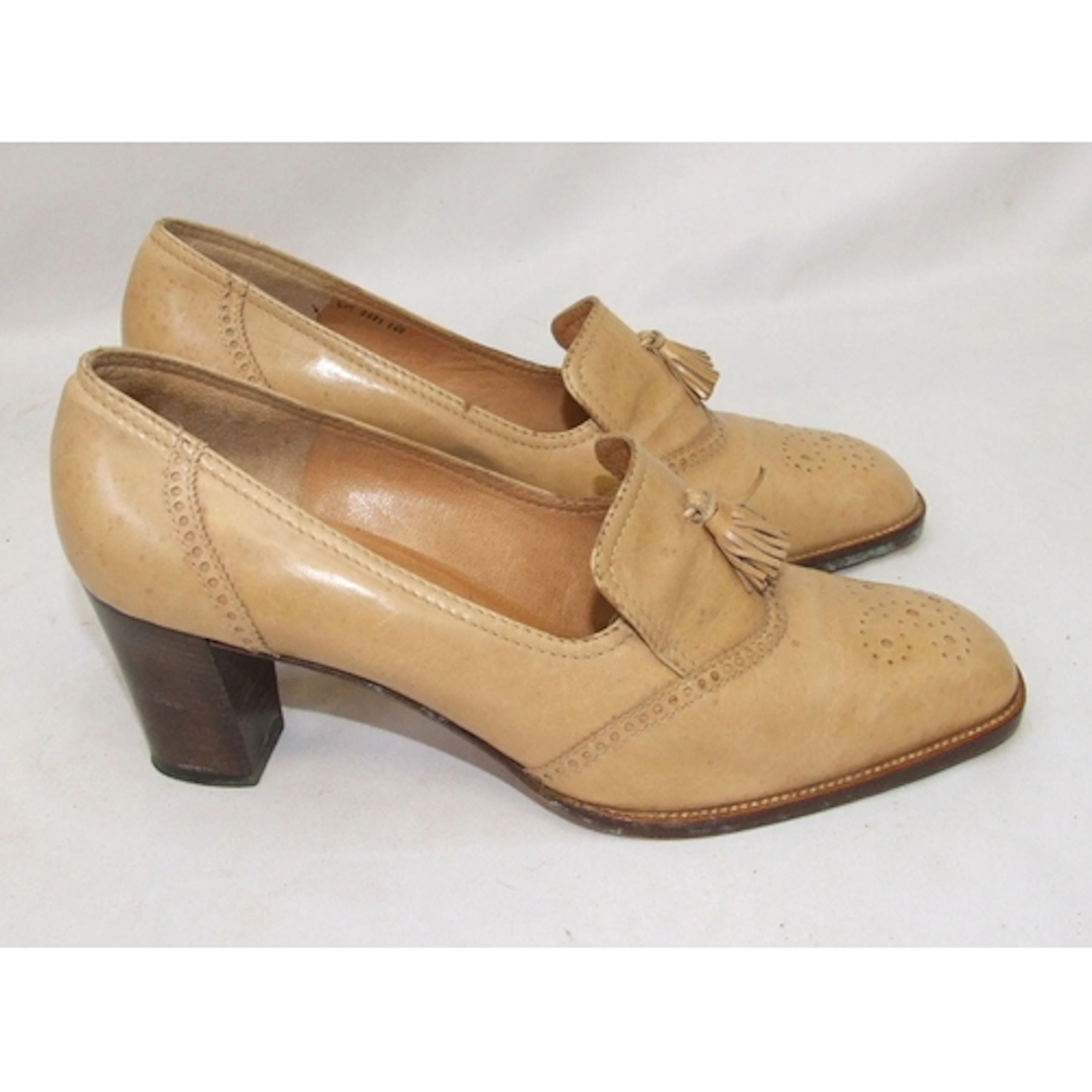 Pair Ladies Bruno Magli Leather Shoes size 40.5