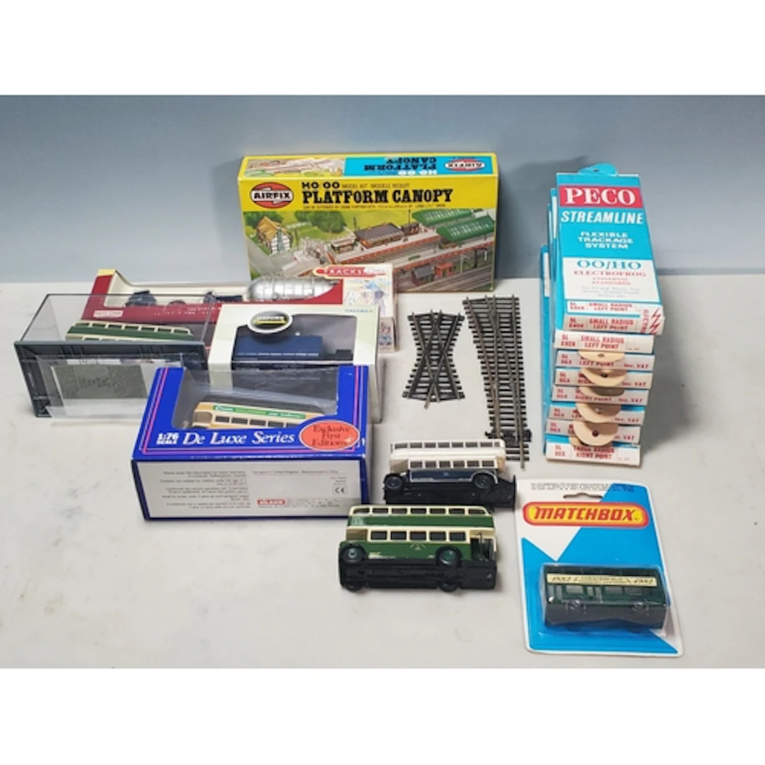 19x 00 scale Railway items and Road Vehicles including Peco ...