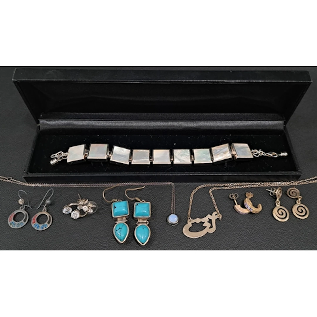 SELECTION OF SILVER JEWELLERY including a mother of pearl se...