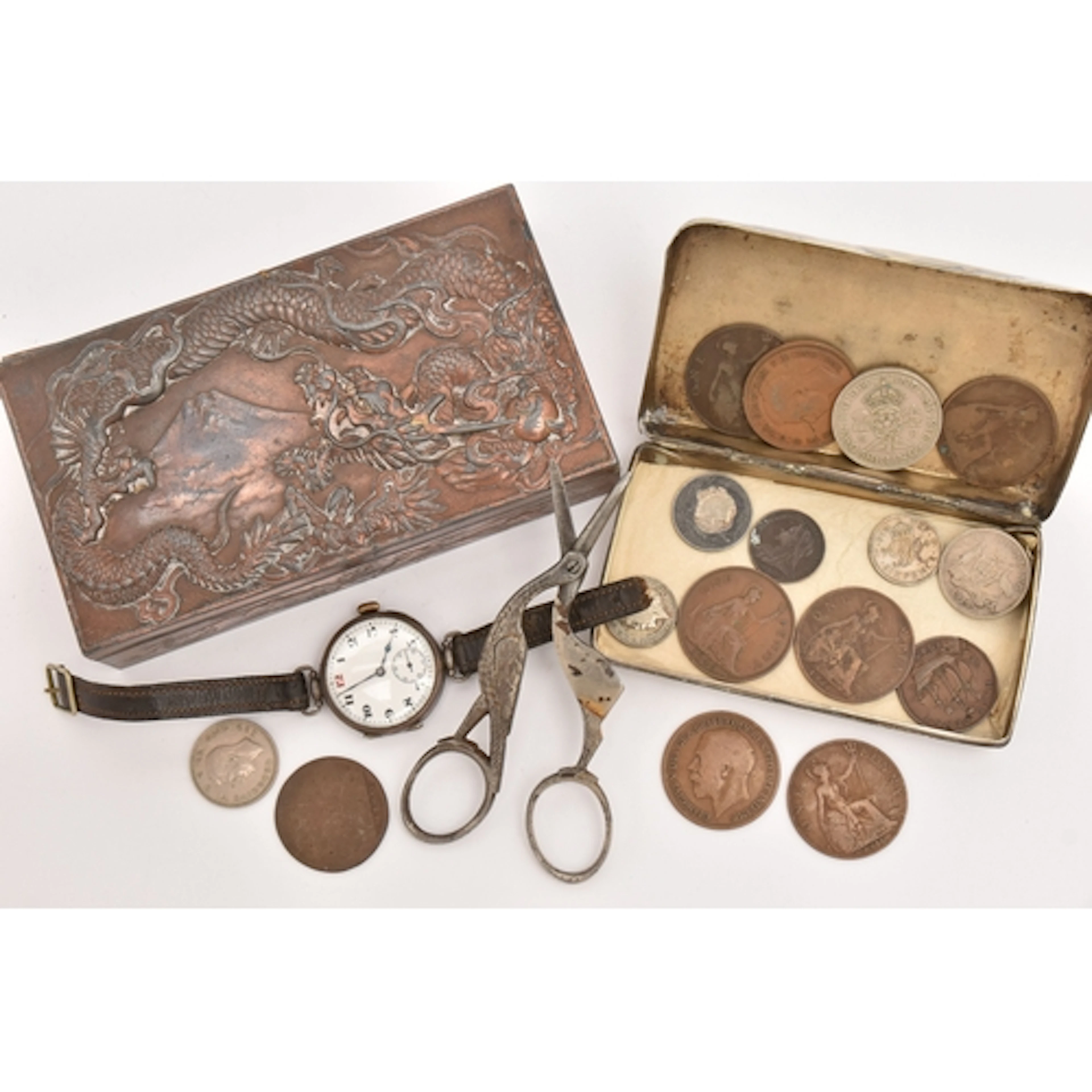AN ASSORTMENT OF ITEMS, to include a silver early 20th centu...