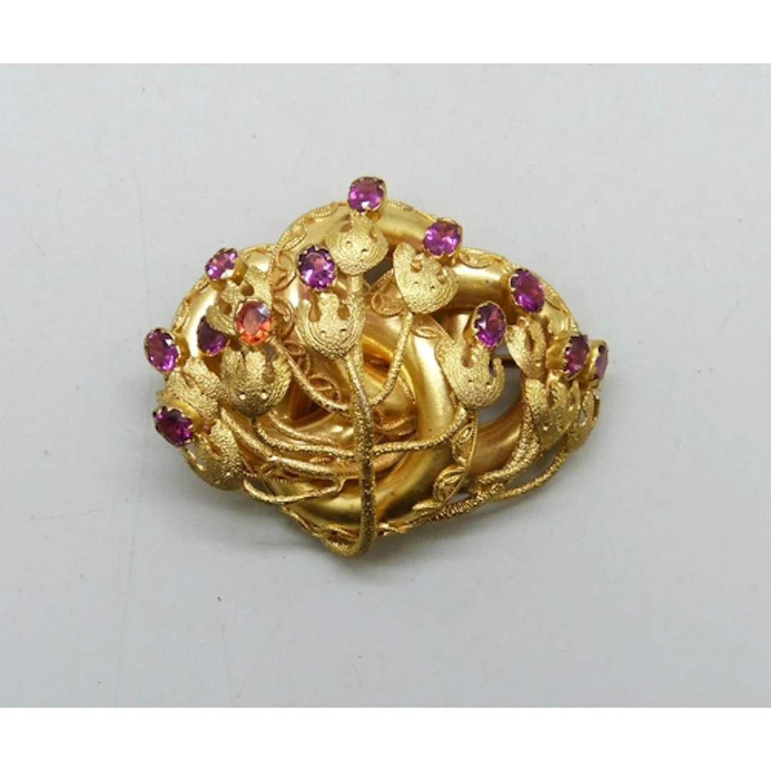 A Victorian gold plated brooch, 5.5cm