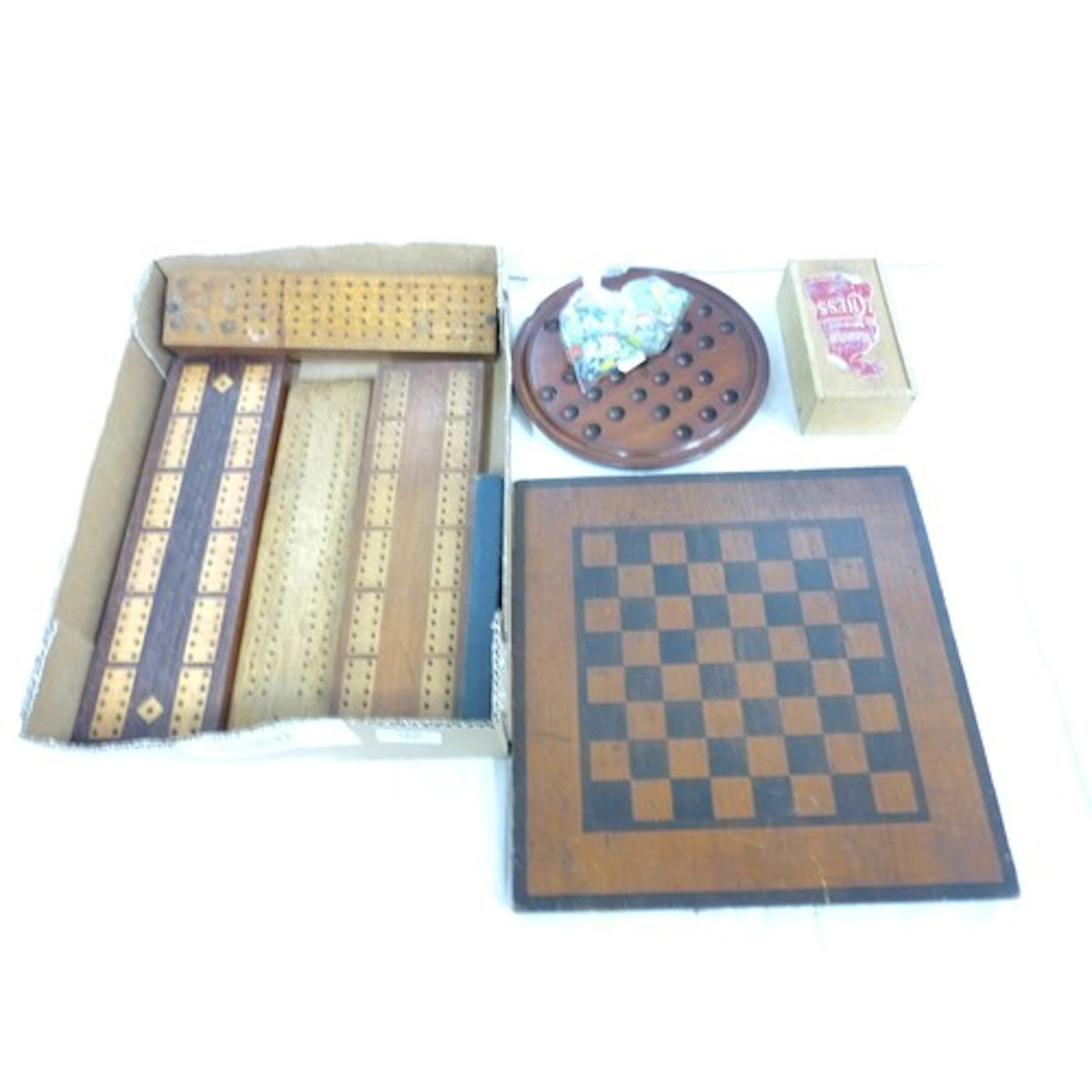 Box of treen to include board games, chess board, Solitaire,...