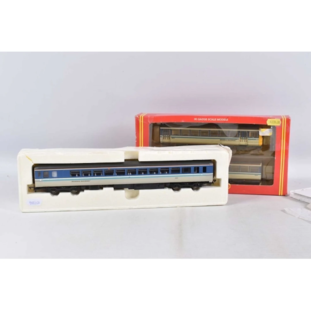 A BOXED HORNBY OO GAUGE CLASS 153 SUPER SPRINTER SINGLE CAR ...