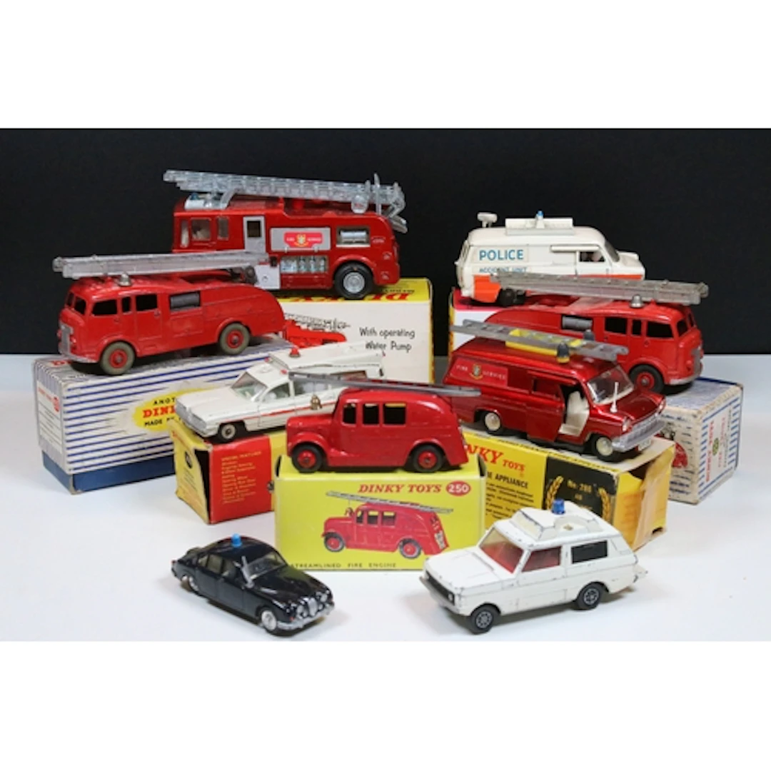 Seven boxed Dinky emergency service diecast models to includ...