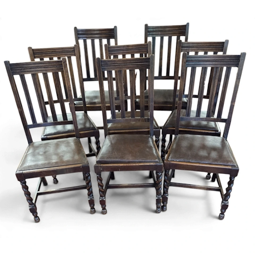 A very good set of eight early 20th Century Oak Dining Chair...