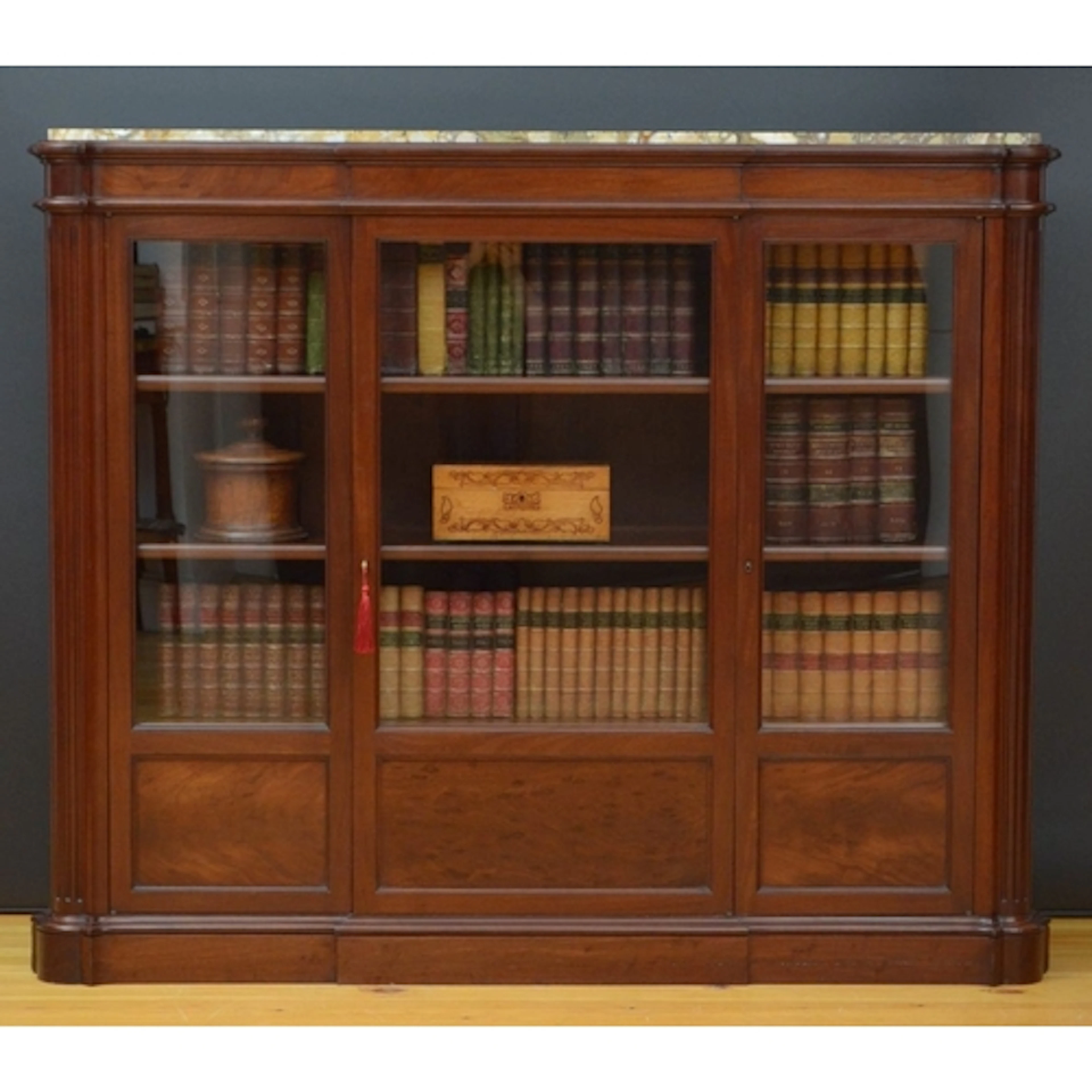 Superb quality early XIXth century mahogany bookcase, having...