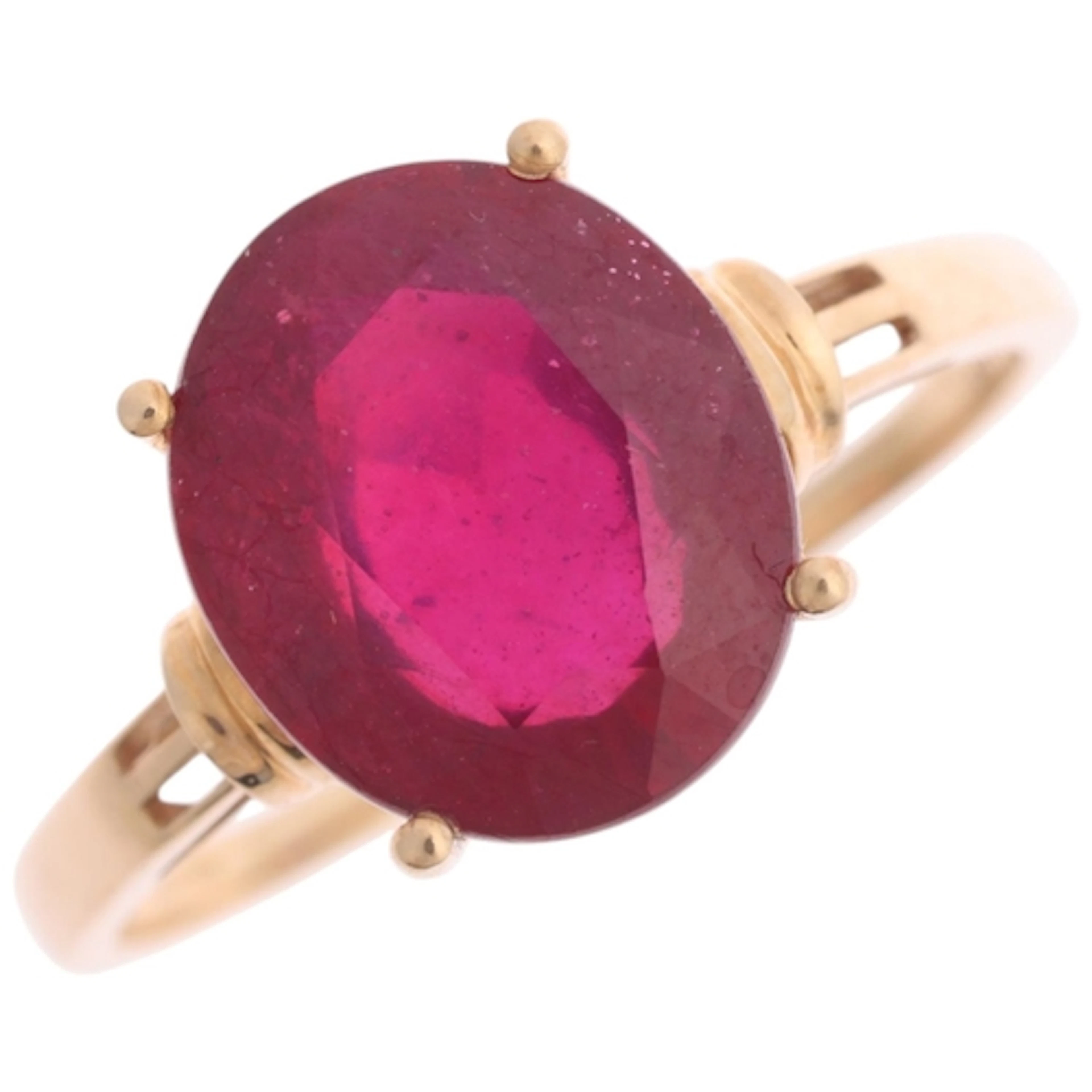 A 9ct gold single stone ruby ring, TGGC, Birmingham 2014, cl...