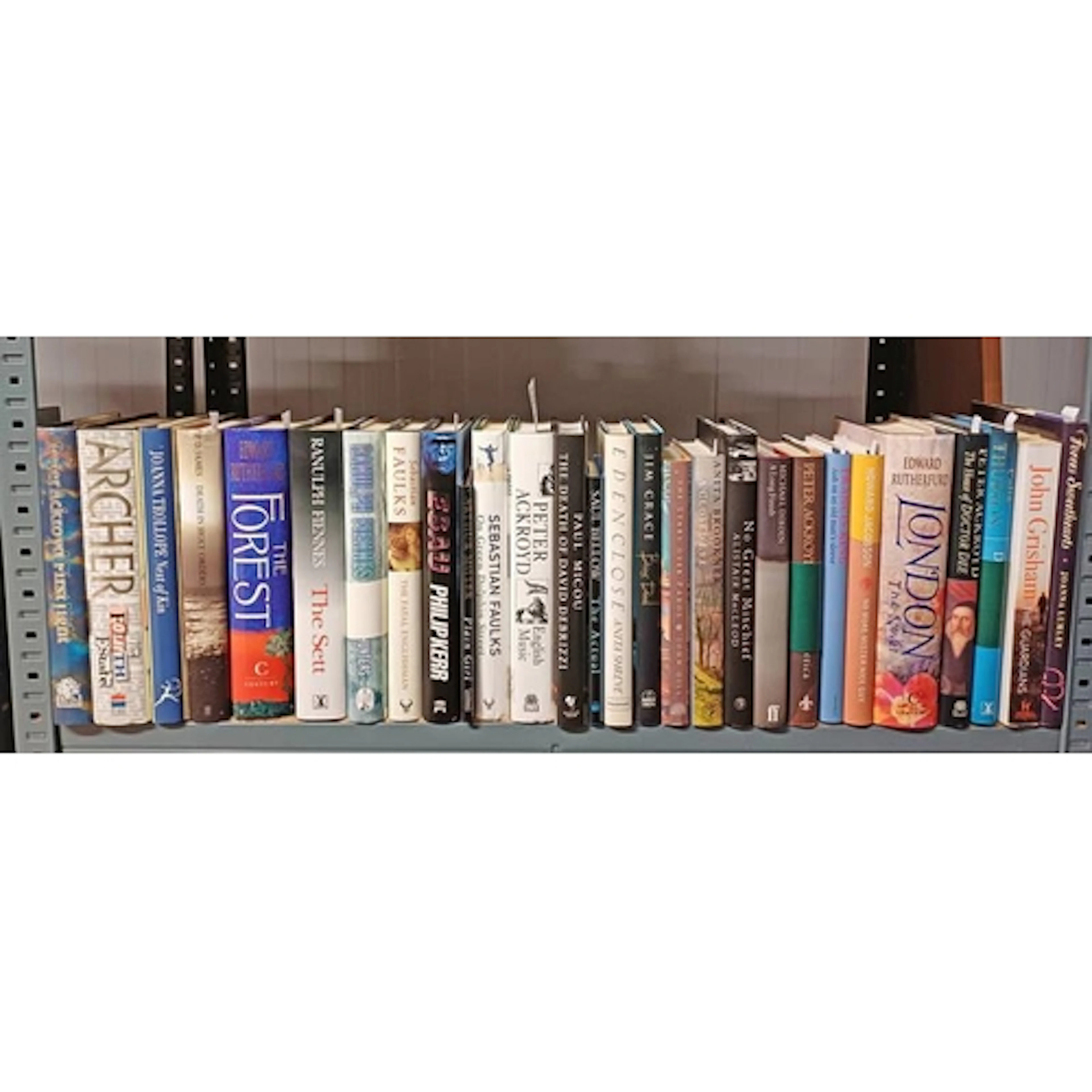 GOOD SELECTION OF VARIOUS SIGNED & UNSIGNED MODERN FICTION T...
