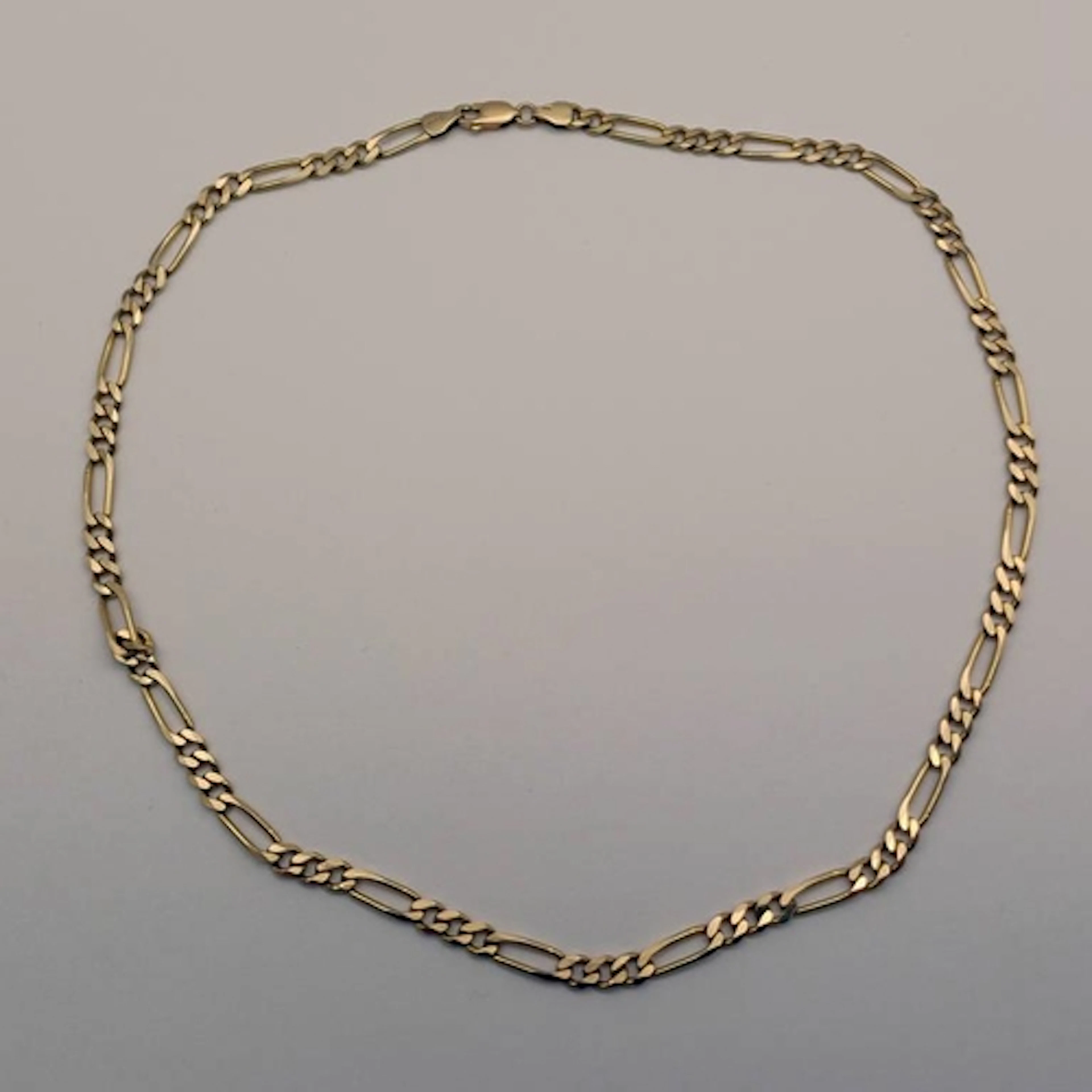 9CT GOLD FLAT LINK CHAIN NECKLACE - 14.2 G