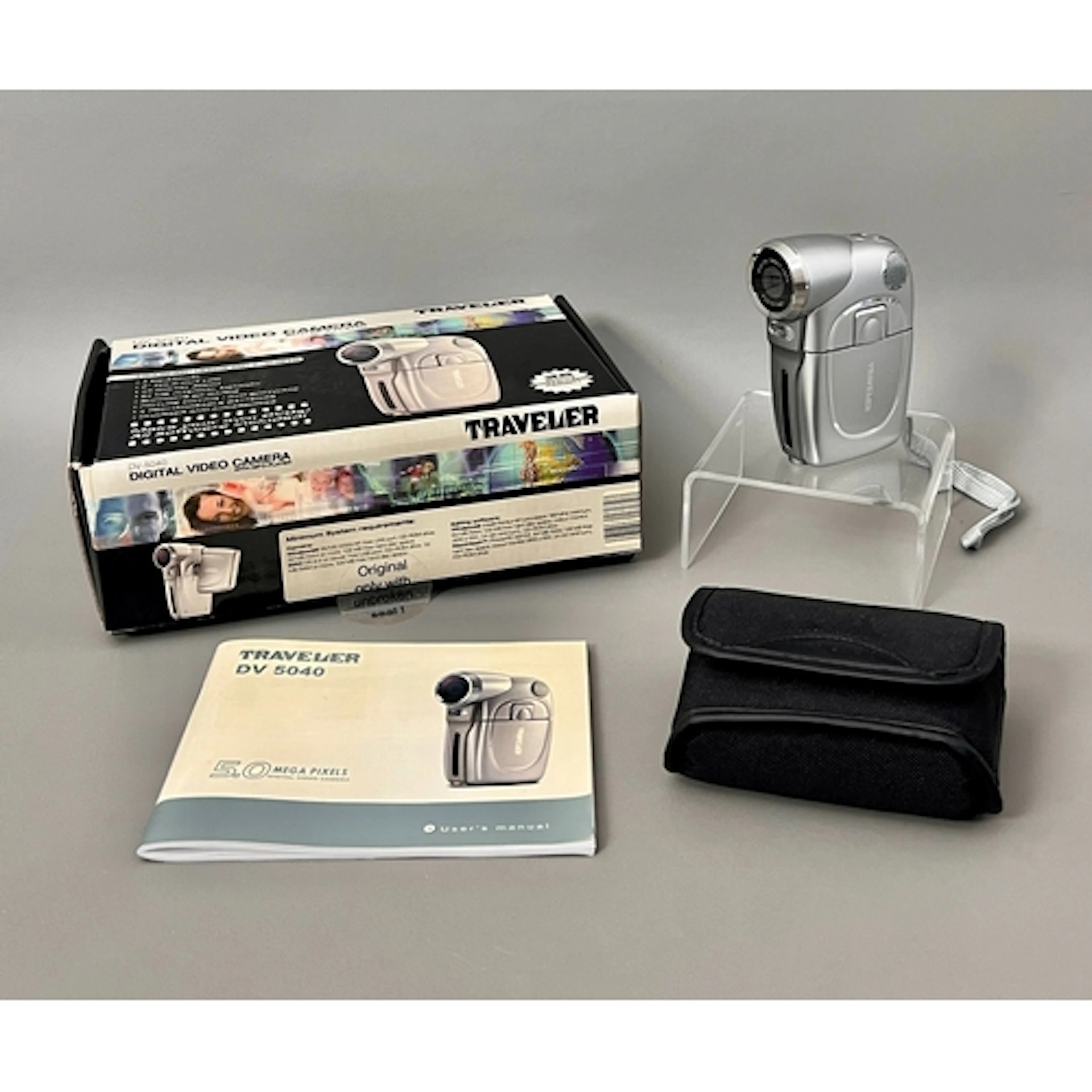 A collection of cameras - comprising two Kodak 'Brownie' 127...