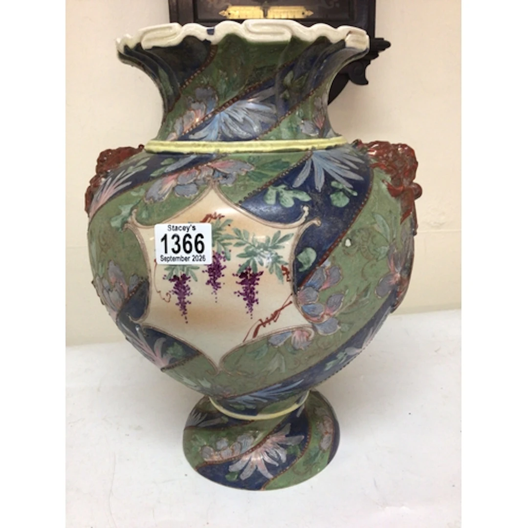A quality late 19th century Japanese Satsuma Vase decorated ...