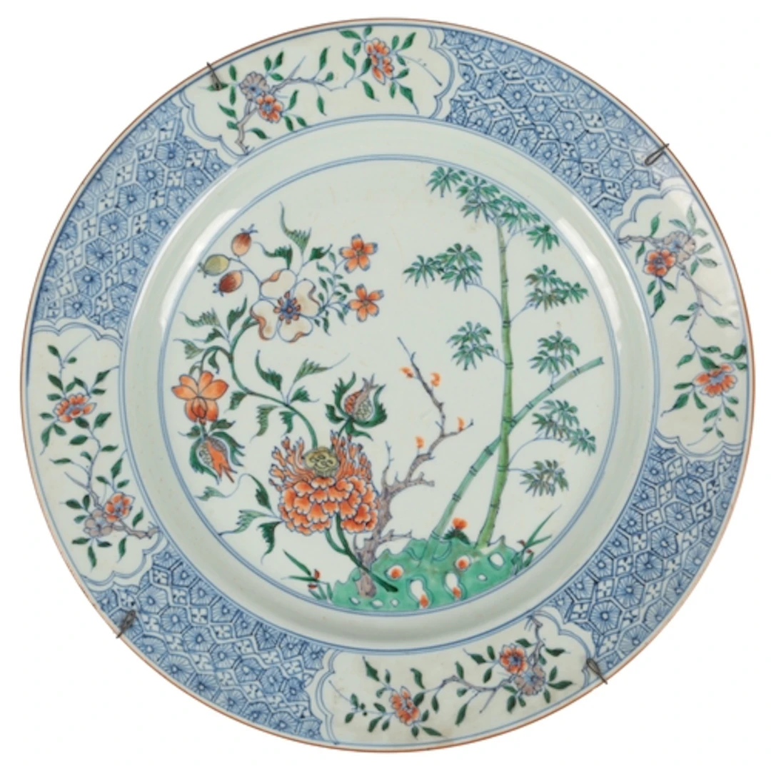 A large Chinese doucai dish, Kangxi/Yongzheng period, early ...