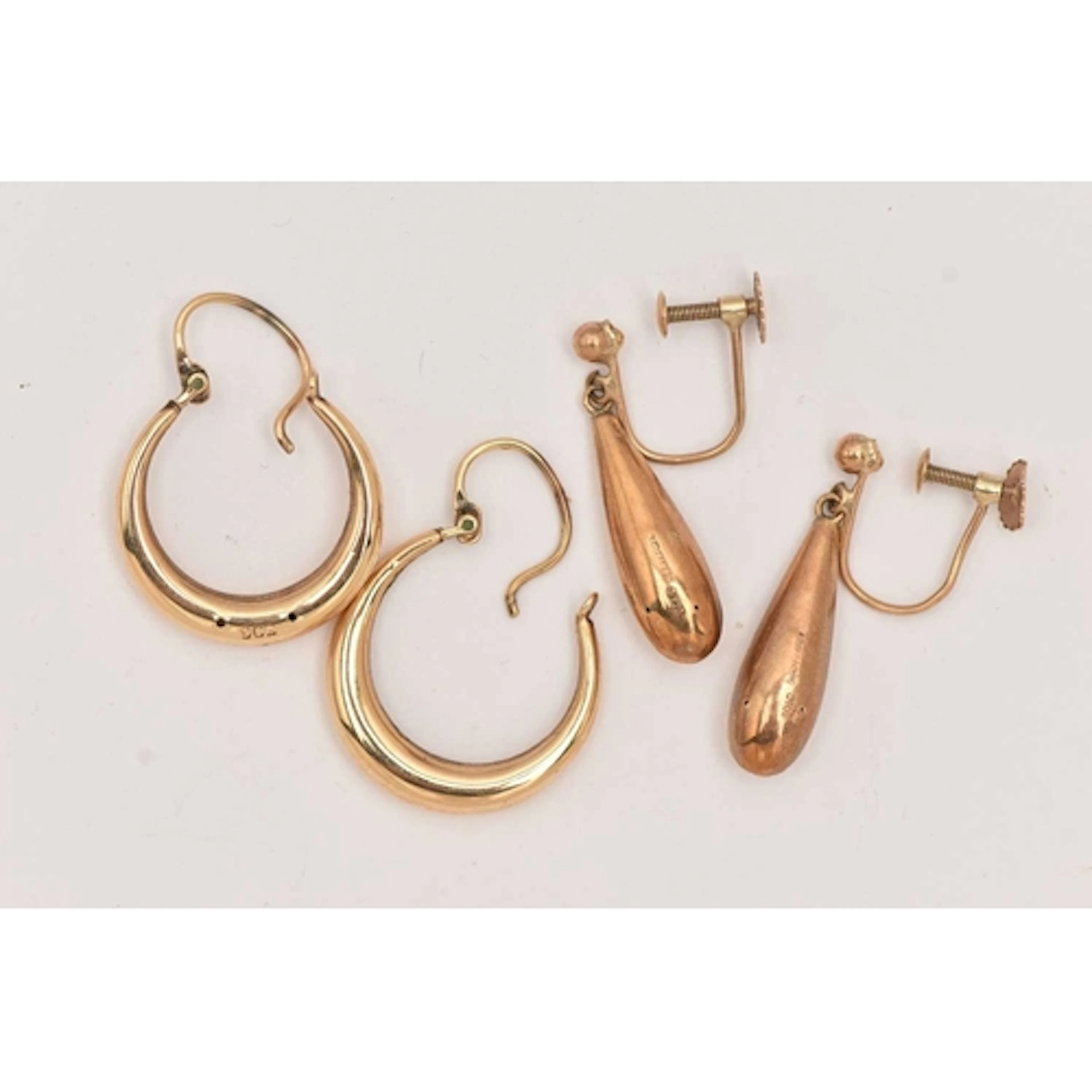 TWO PAIRS OF EARRINGS, to include a pair of yellow metal hol...