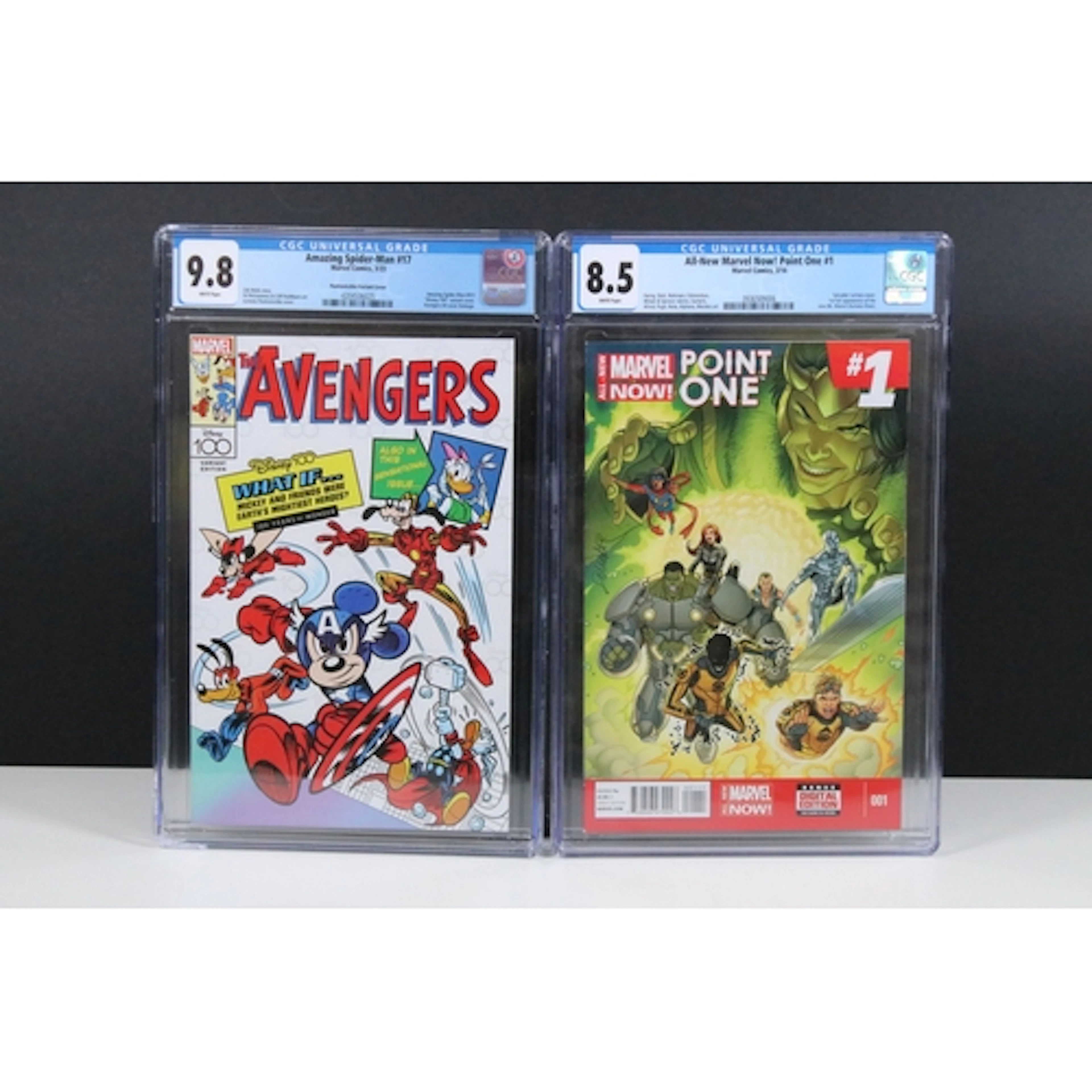 Graded Comic - Two Marvel comics to include The Amazing Spid...