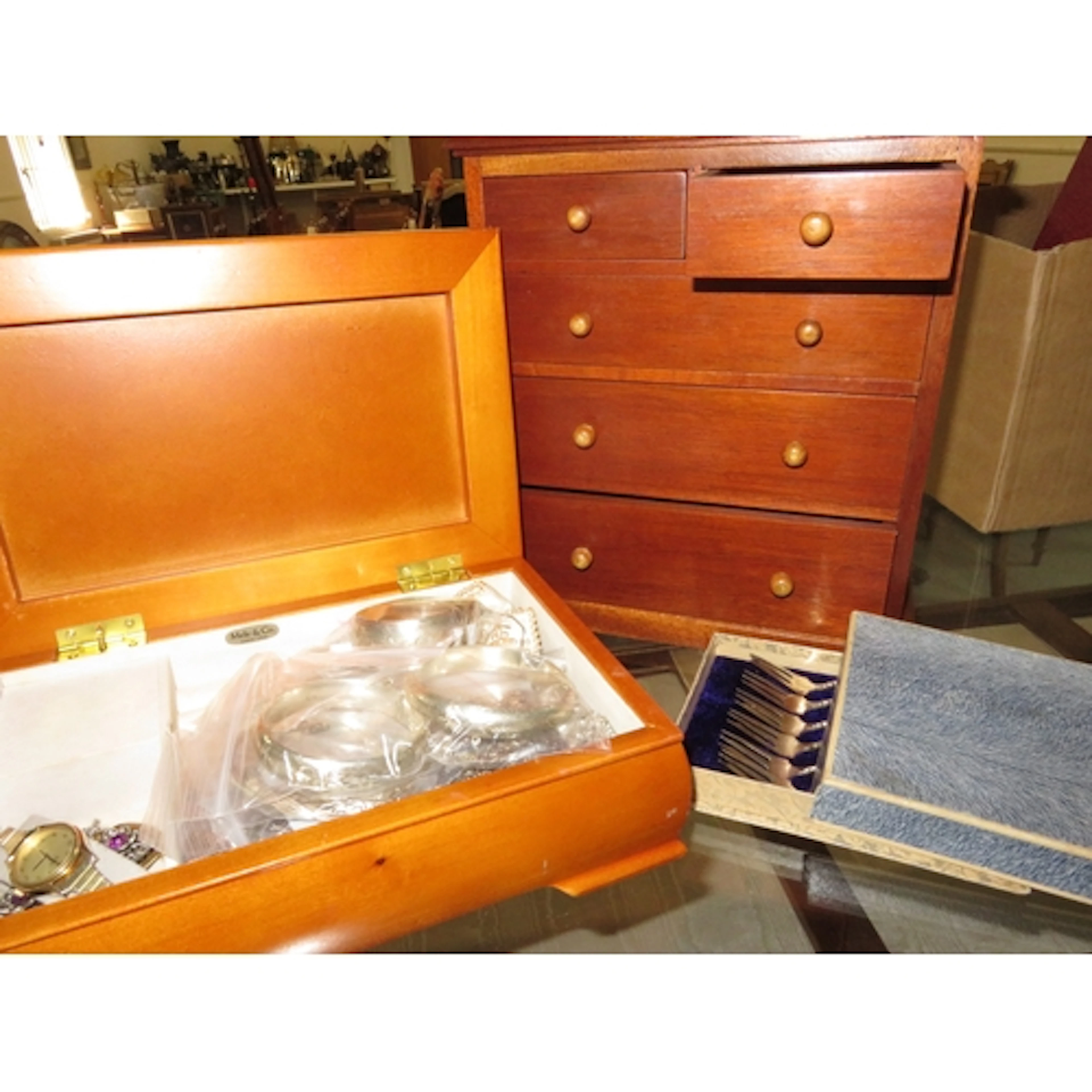 Modern jewellery box containing a quantity of various costum...