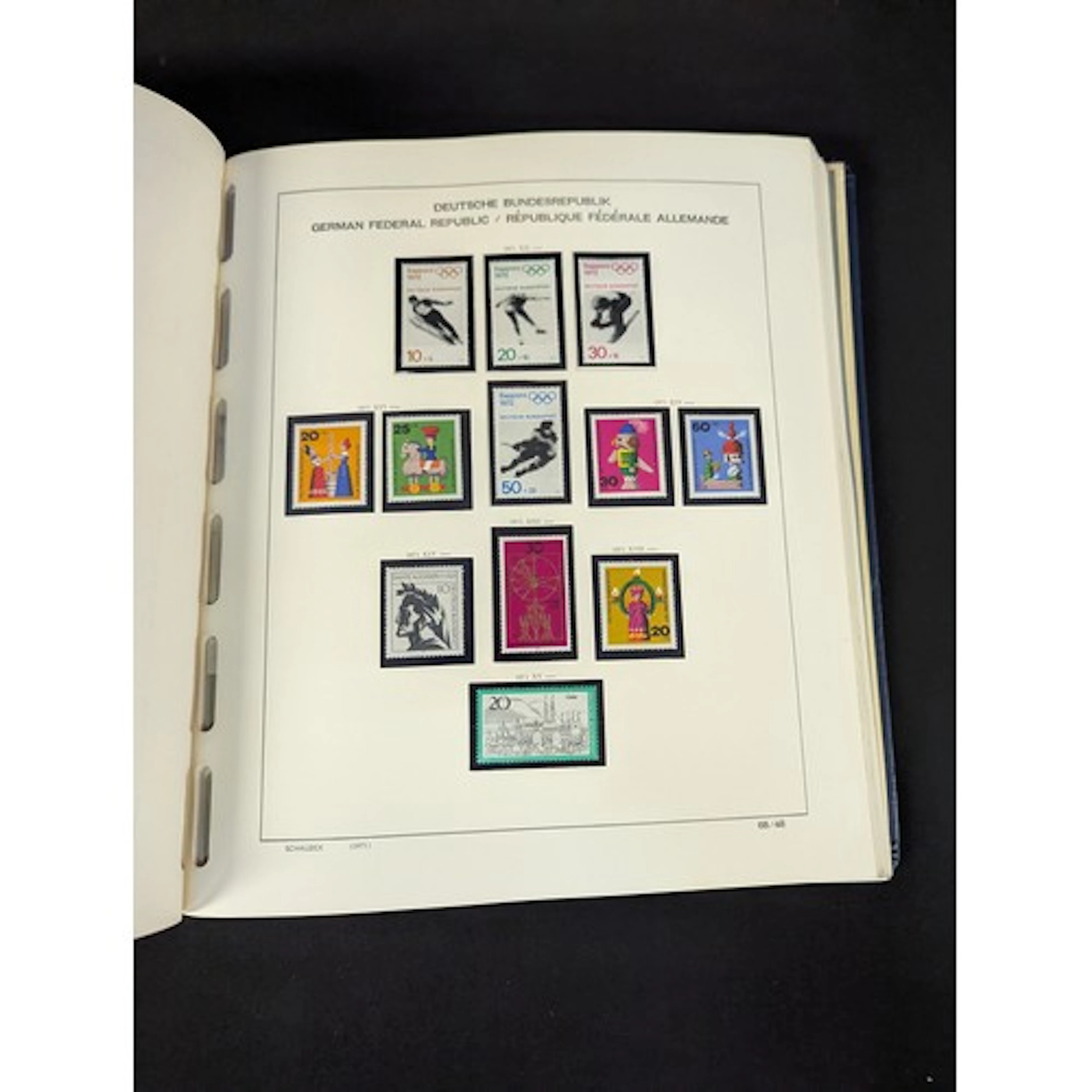 Stamps ; German Federal Republic stamp collection in Schaube...
