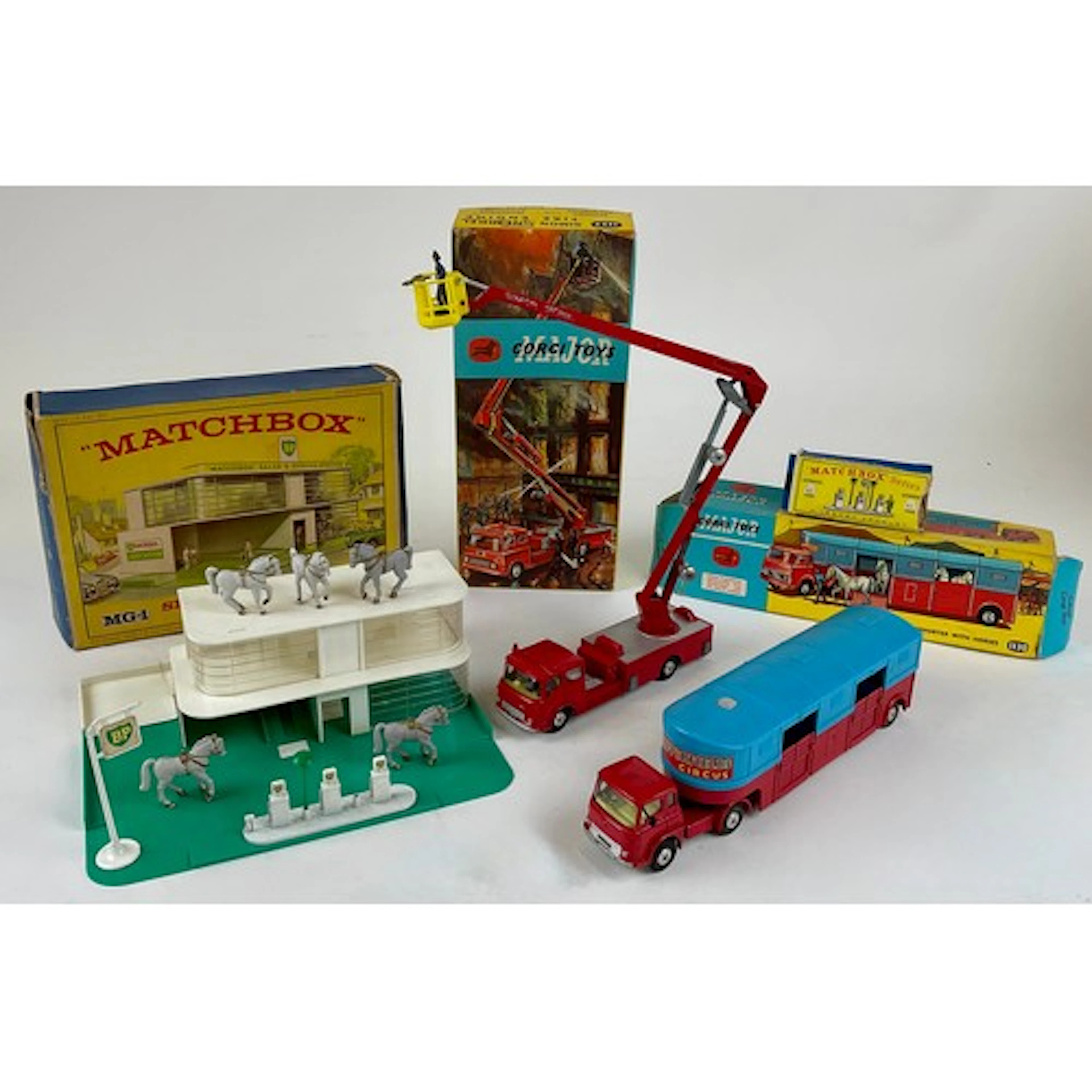 Diecast Vehicles - Corgi Toys 1127 Simon Snorkel Fire Engine...