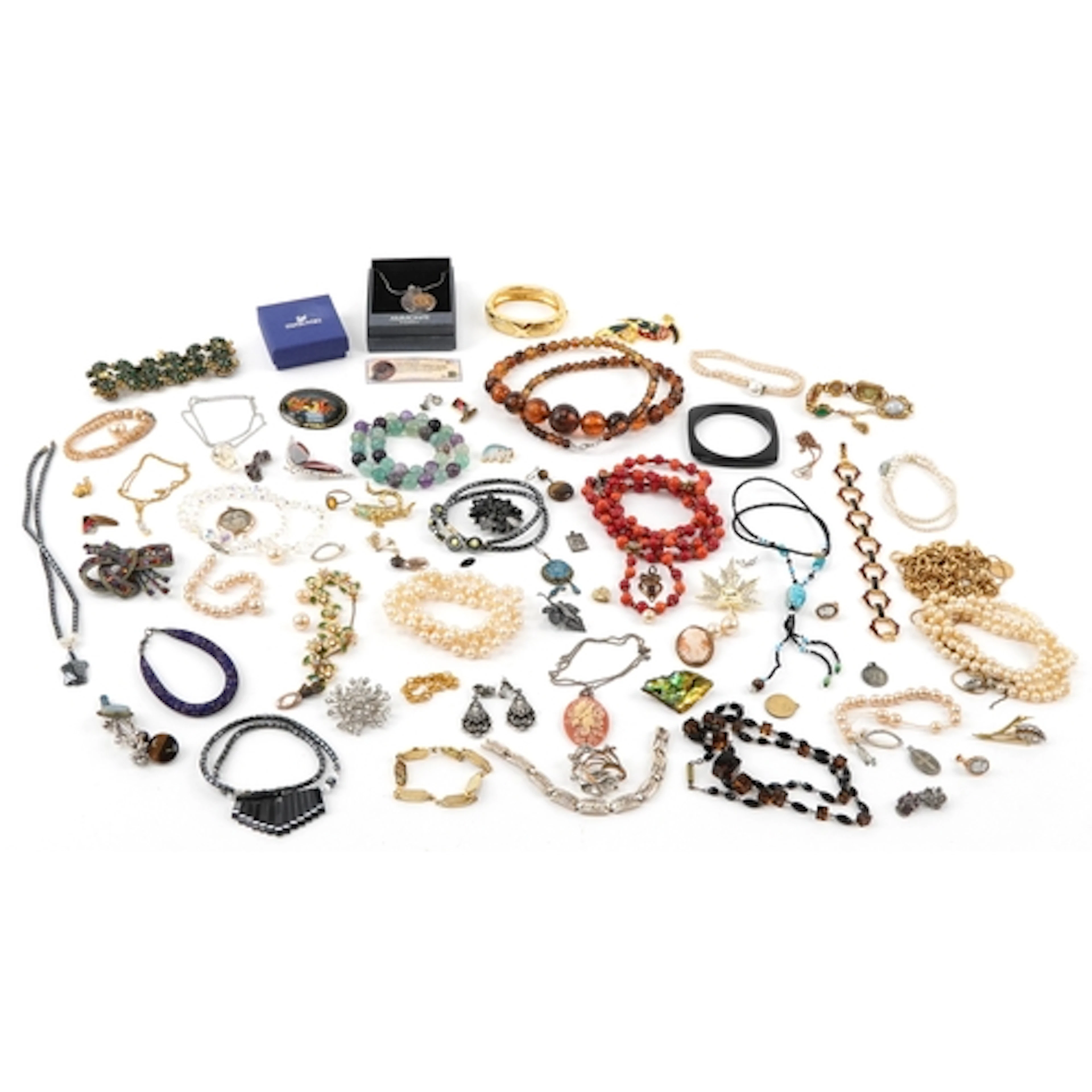 Vintage and later jewellery including simulated pearl neckla...