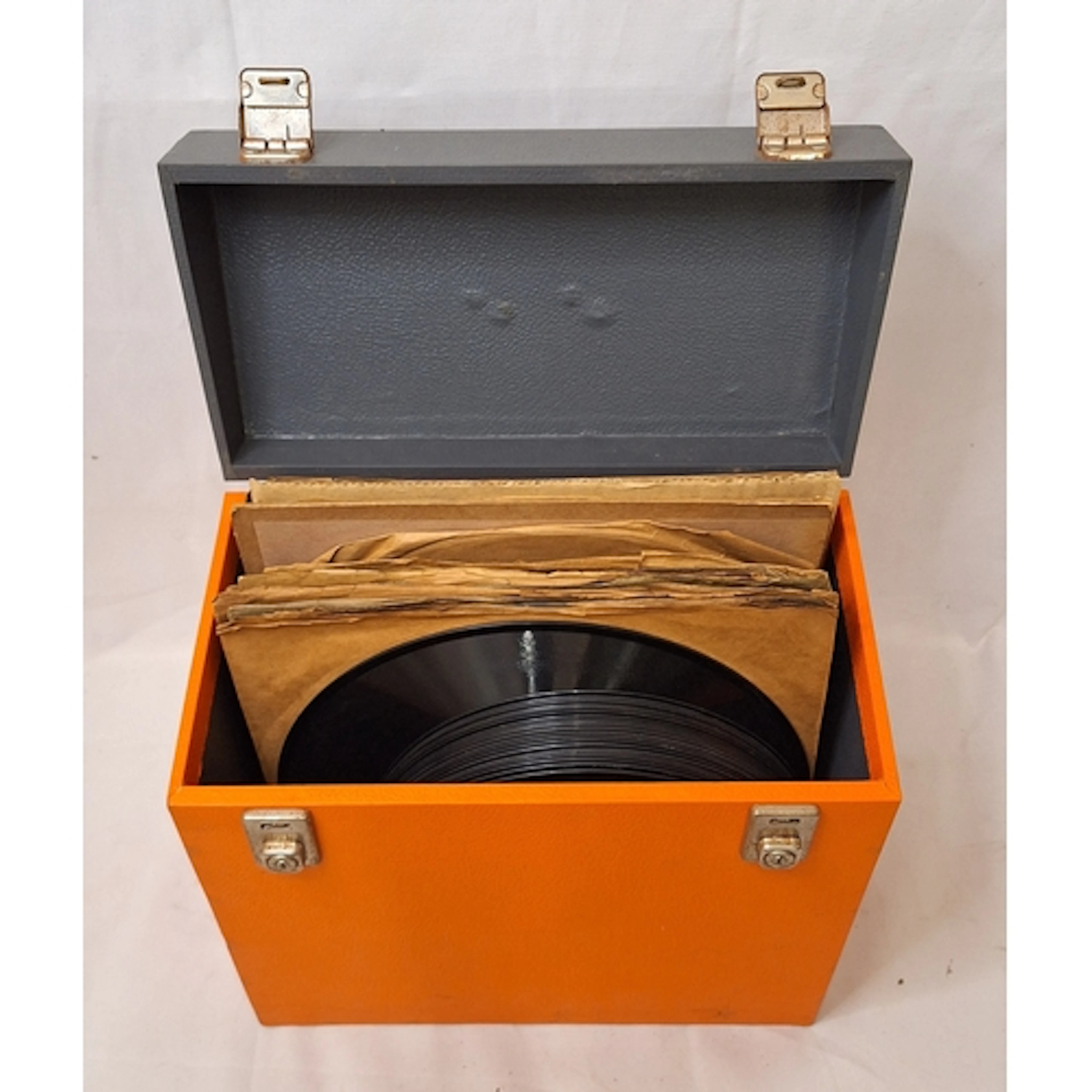 Shellac Gramophone records in orange & grey vinyl case incl....
