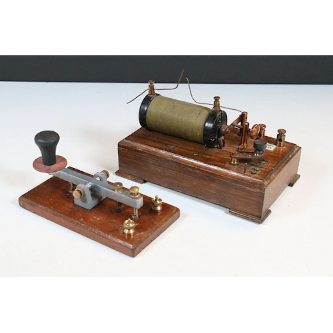 Philip Harris Ltd. Ruhmkorff induction coil, carved 'Inducti...