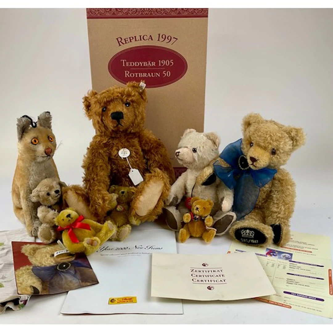 Teddy Bears - A rare Steiff Luxy Lynx, lacking tag; Another,...