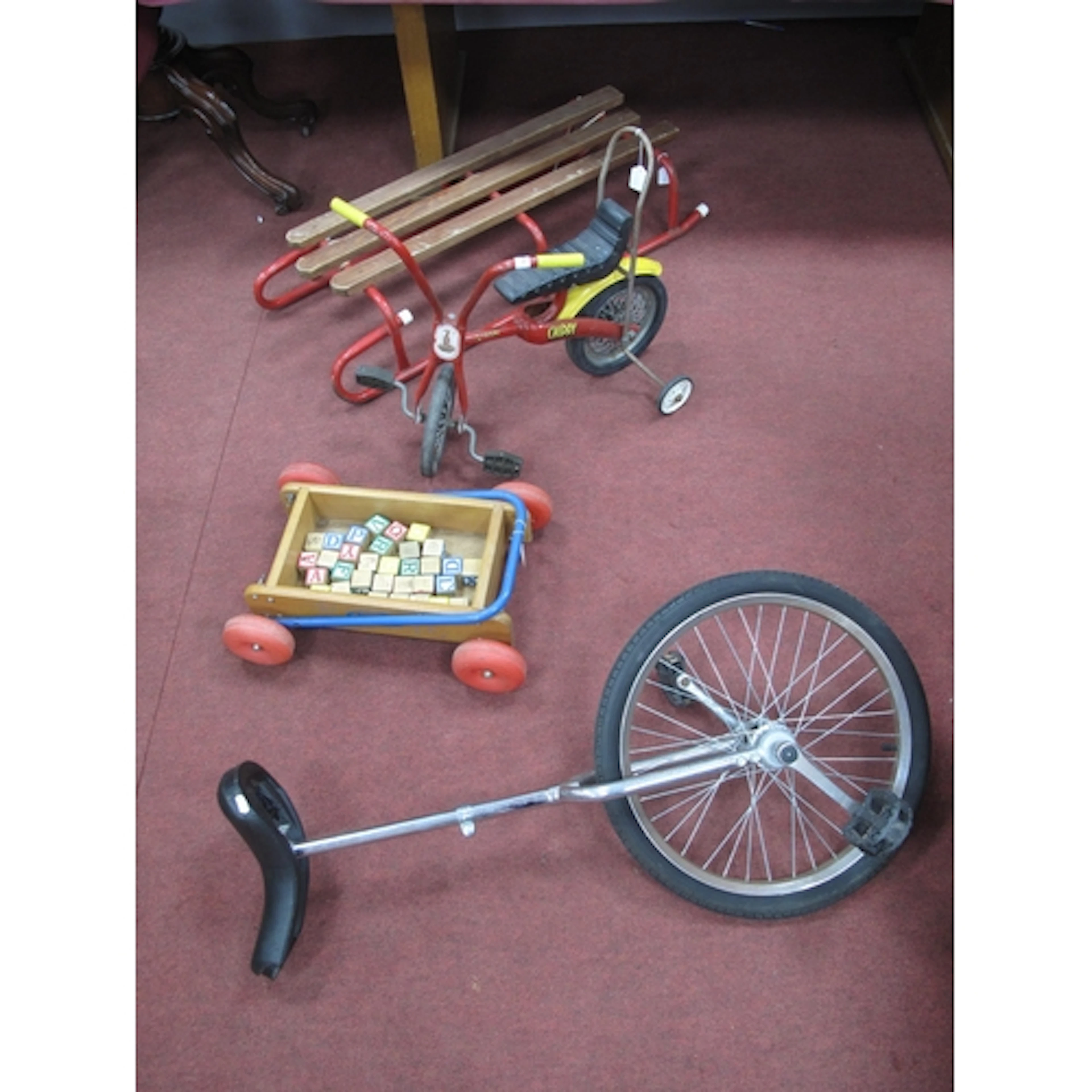 Toys, comprising vintage Raleigh Chippy child's tricycle wit...