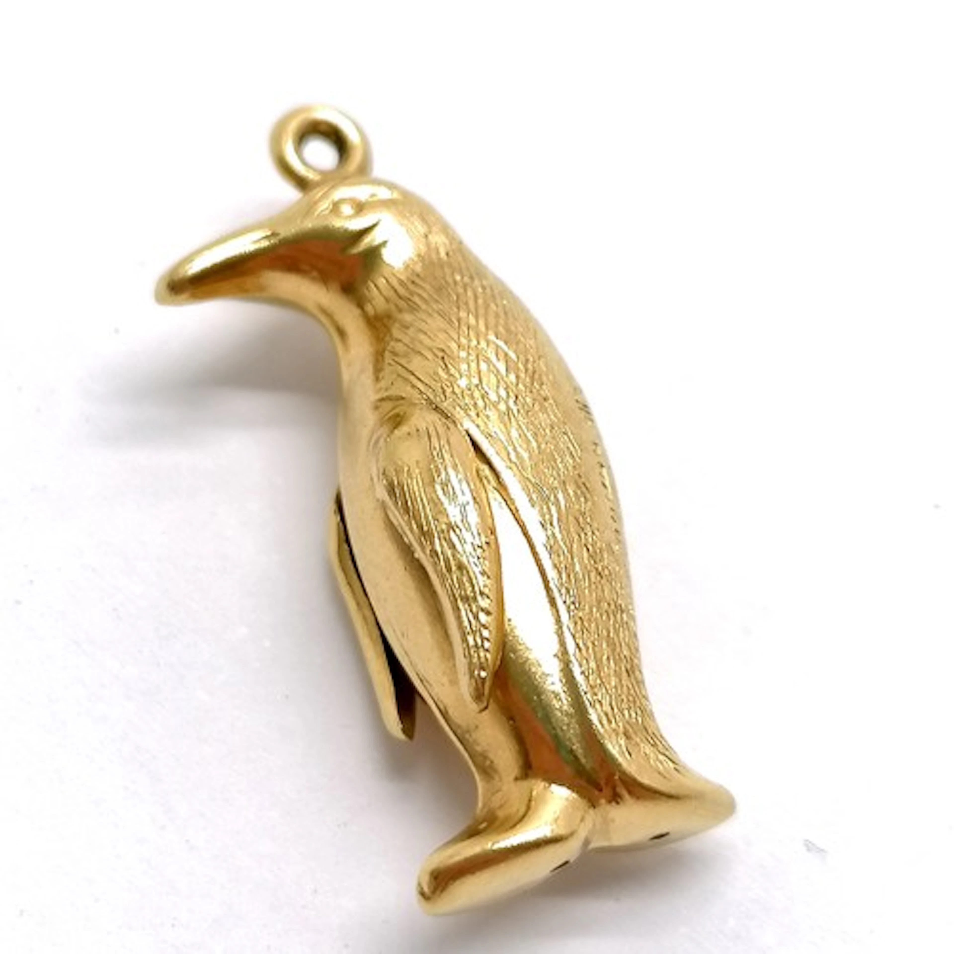 9ct hallmarked gold penguin charm - 2.5cm & 1.7g