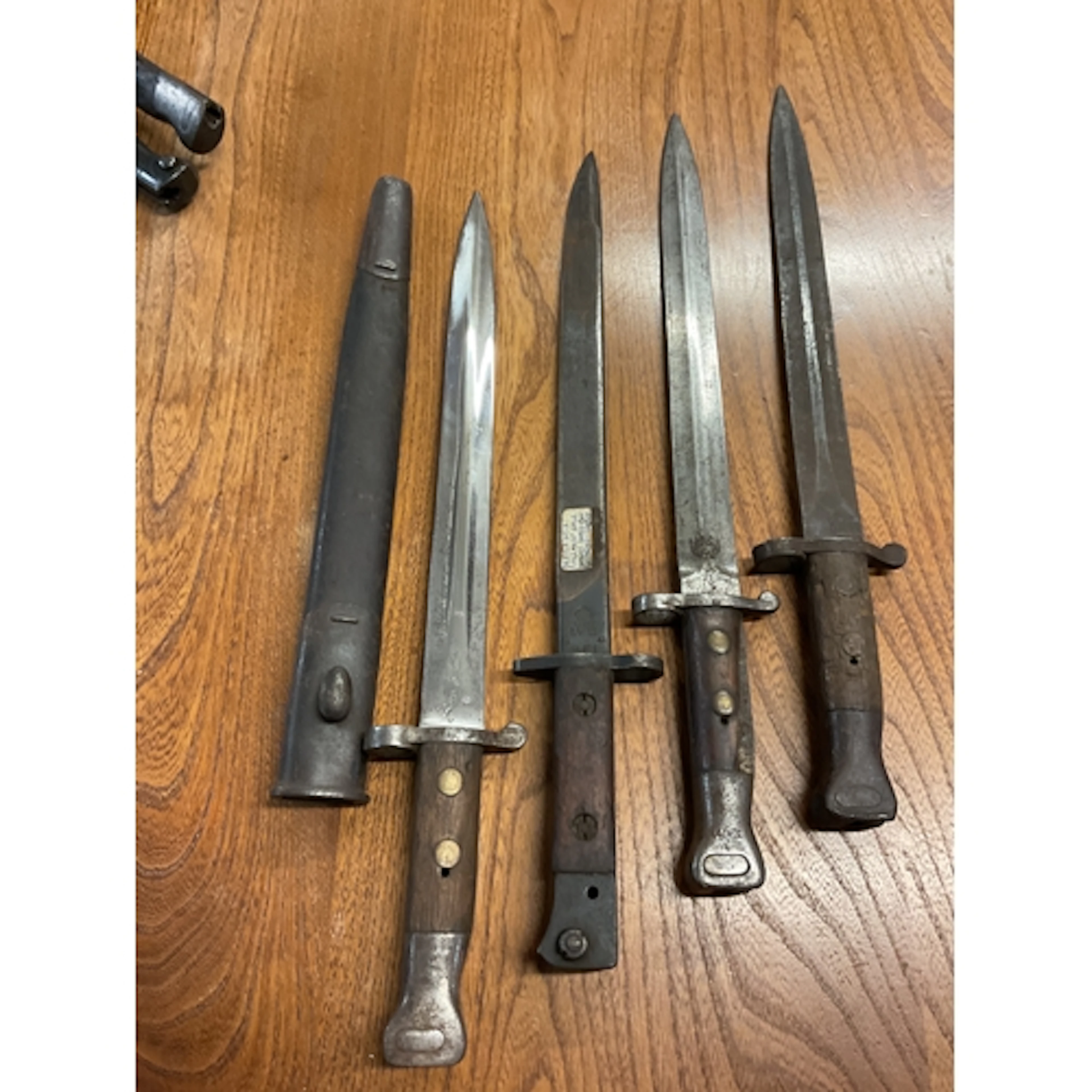 Four English Victorian bayonets to inc Ishapore made example...