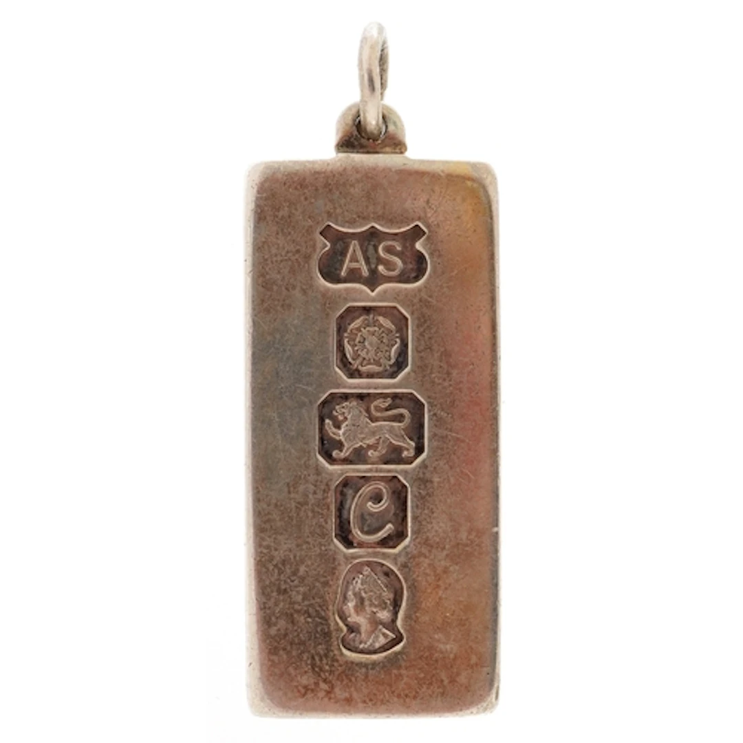 Silver ingot pendant, Sheffield 1977, 4.2cm high, 31.5g.