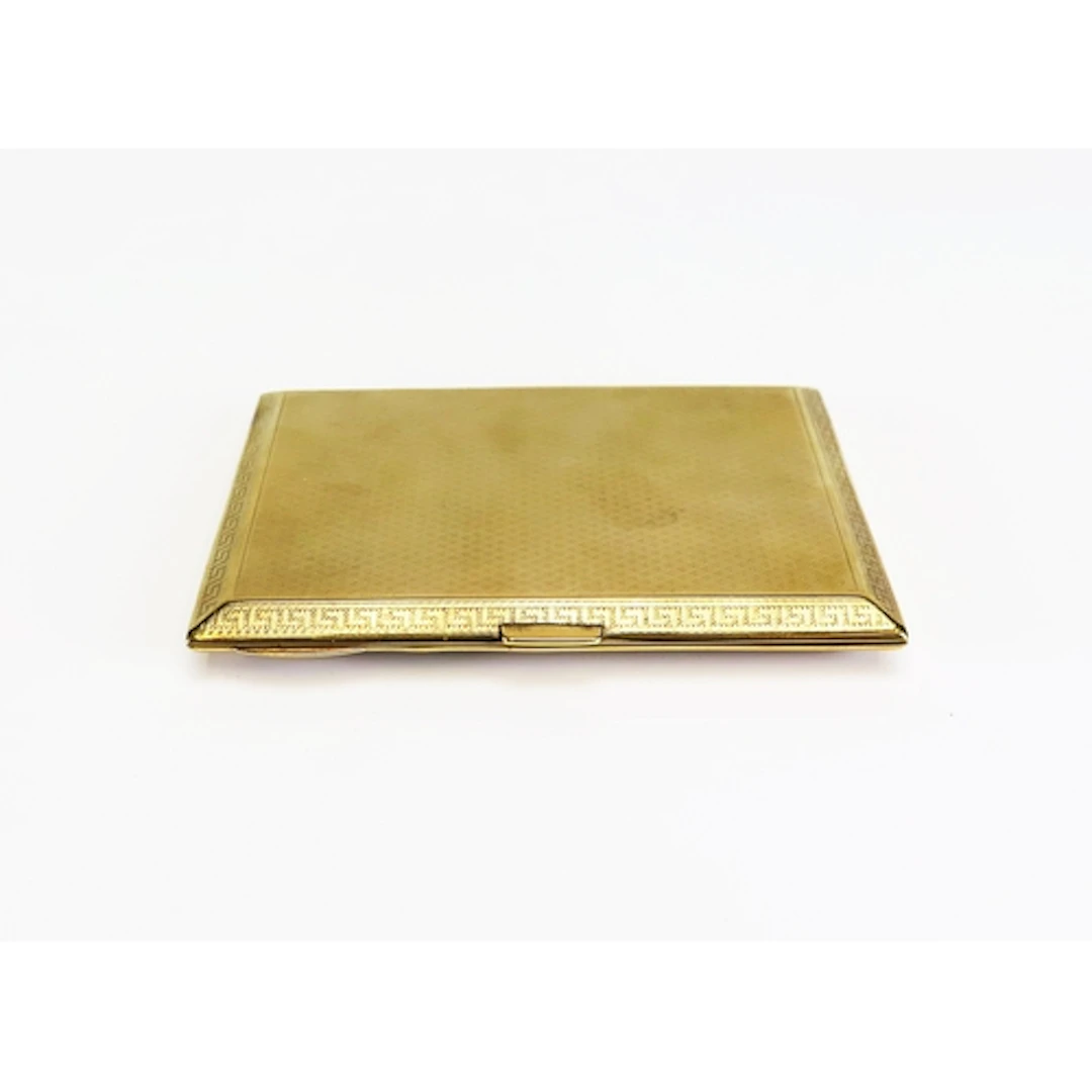 A 9ct gold cigarette case with engine turned decoration, 112...