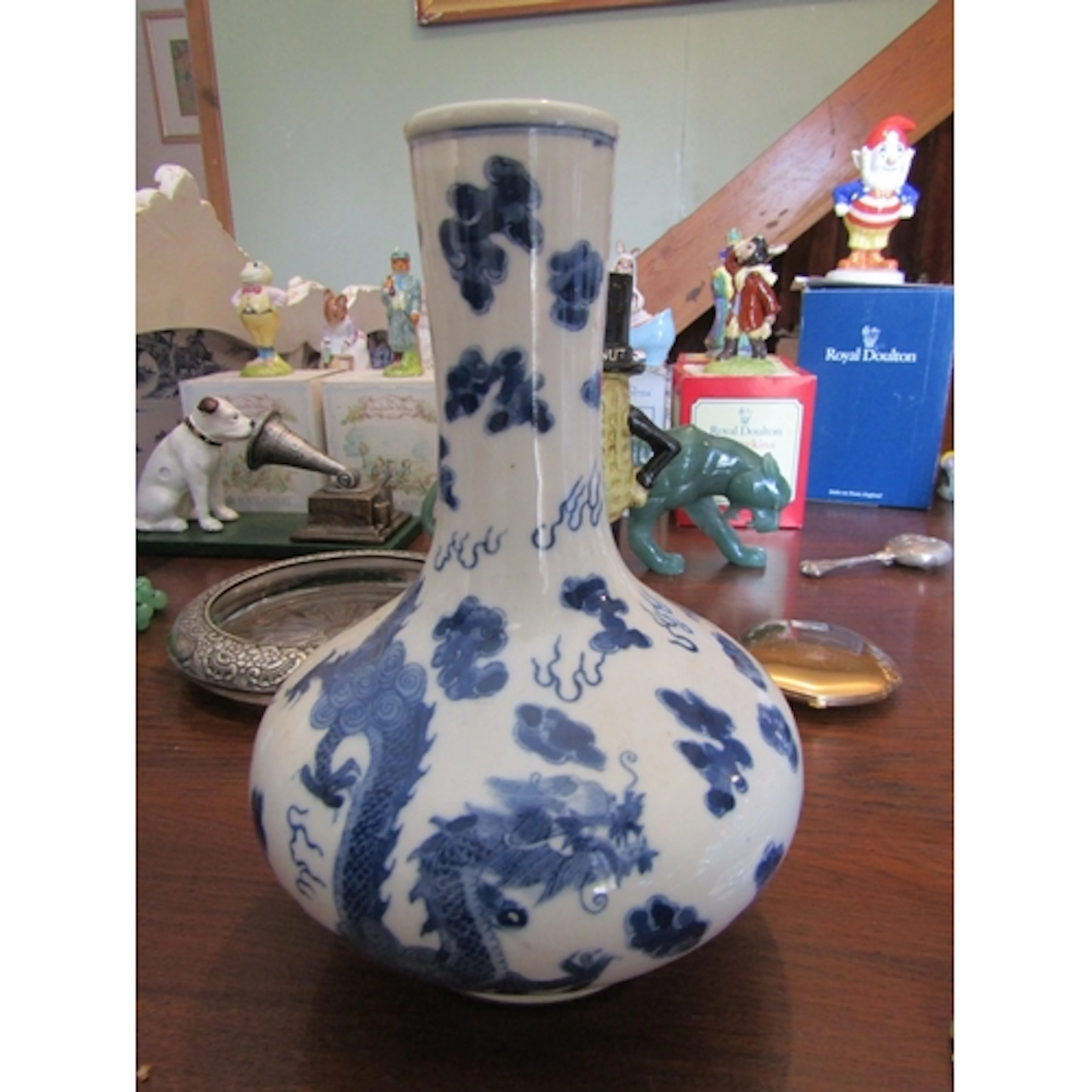 Blue and White Chinese Vase Dragon Motif Decoration Slendern...