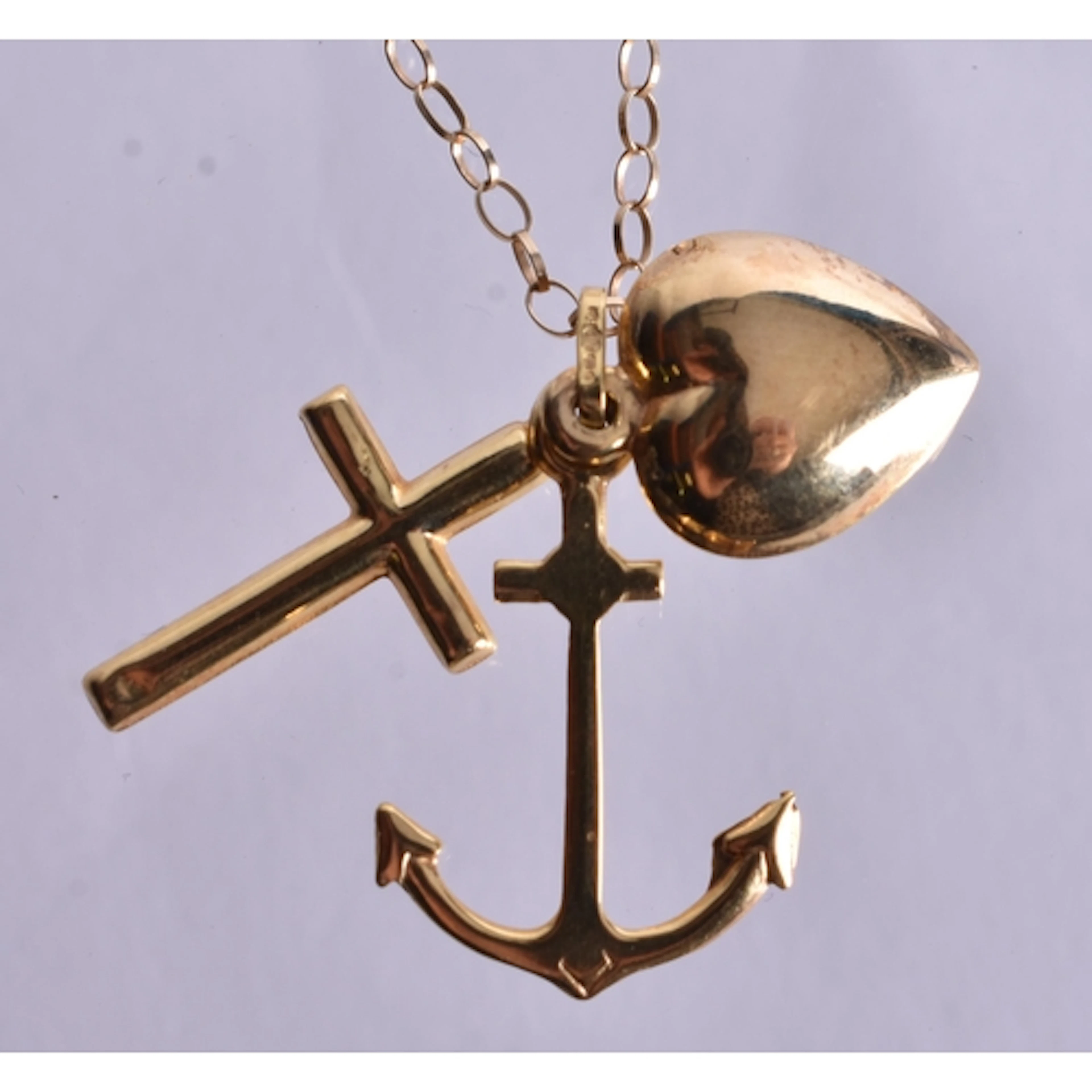 9ct gold faith, hope and charity pendant necklace (2.2g) Pen...