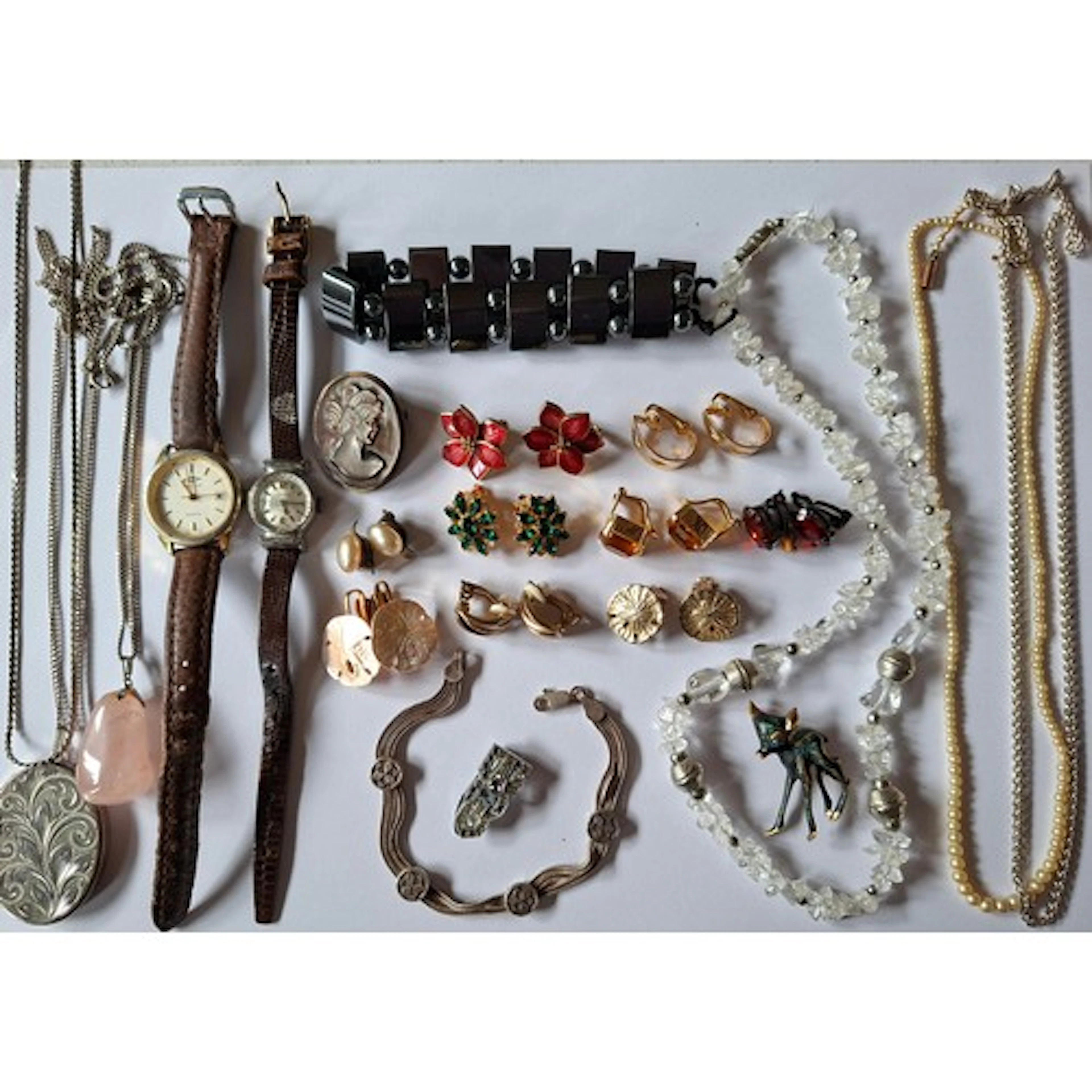 A quantity of costume jewellery to include a Circa 1960's wh...
