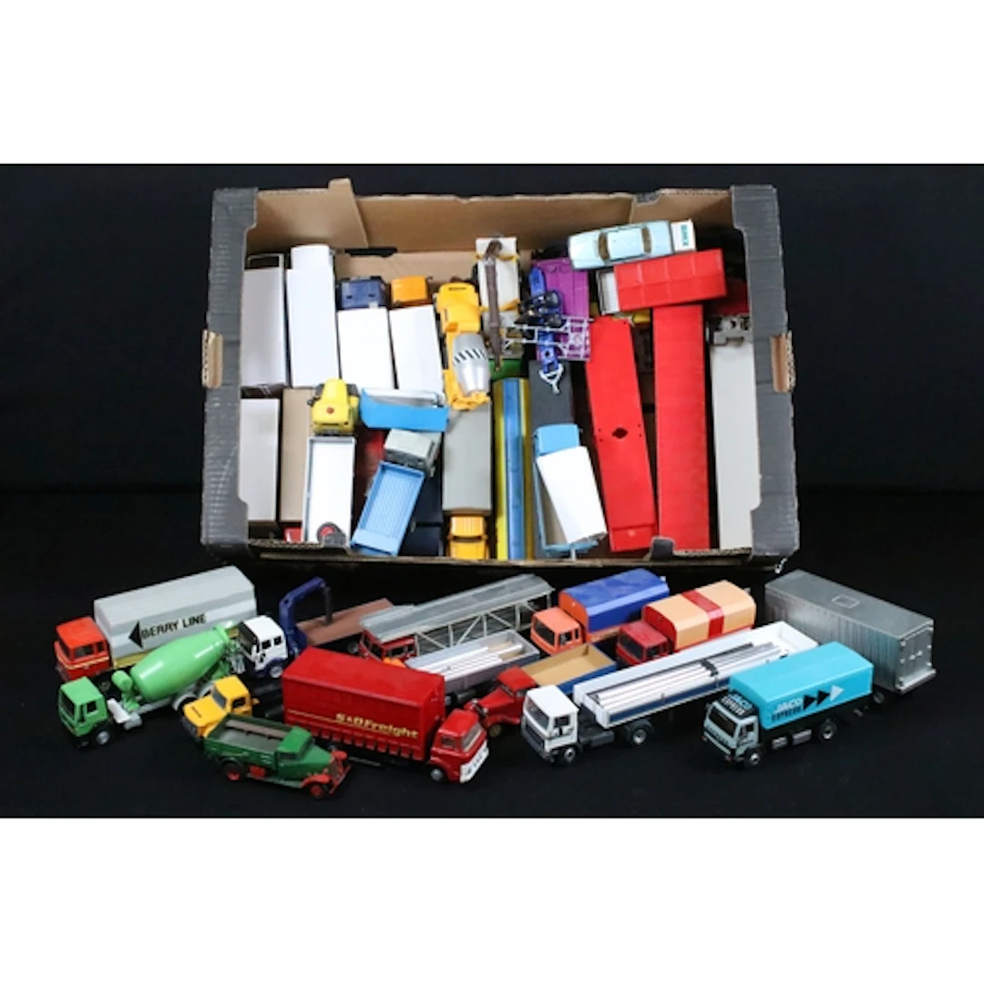 Collection of commercial diecast models to include Siku, Mer...
