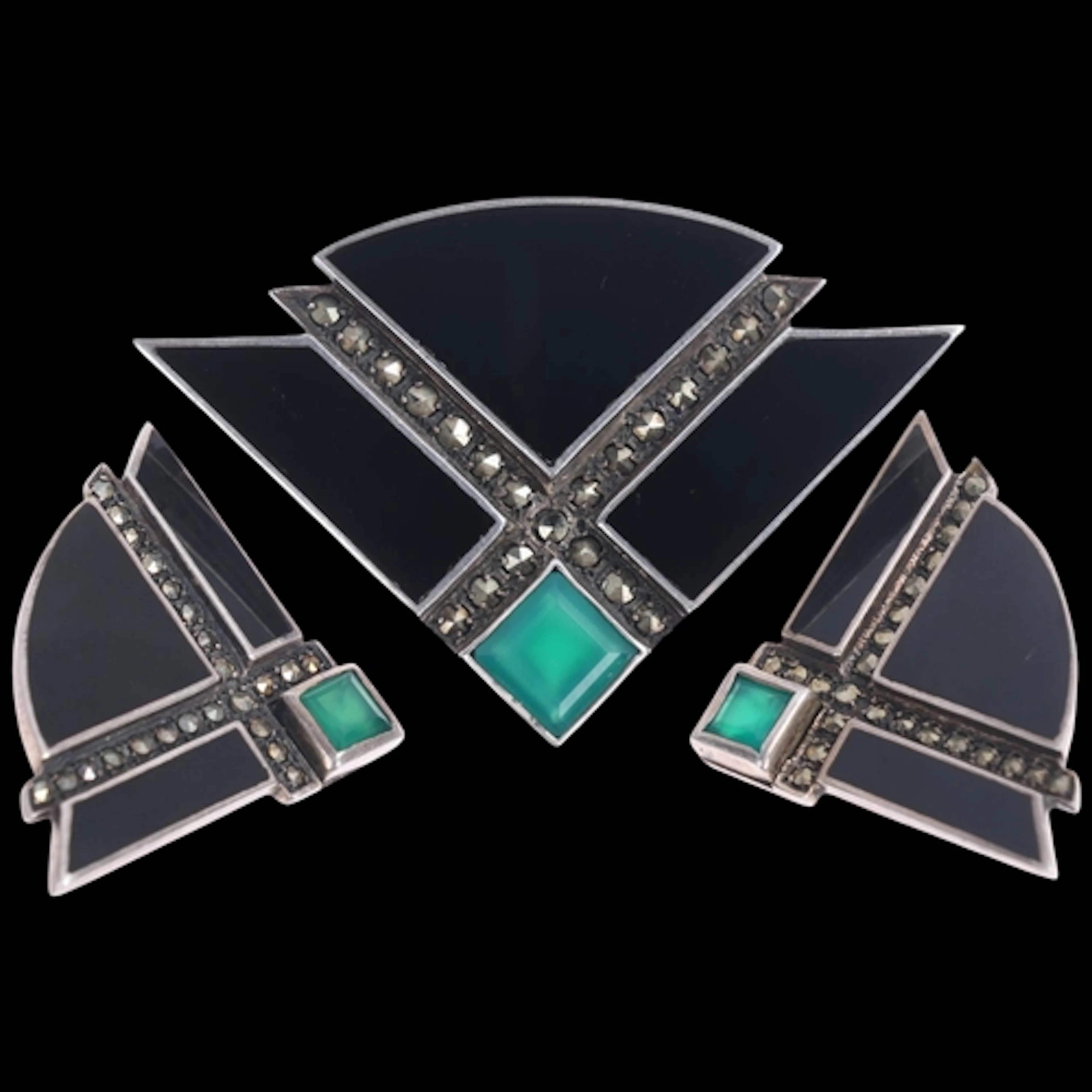 An Art Deco style sterling silver chrysoprase black onyx and...