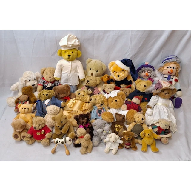 Teddy Bears & Soft Toys incl. hand knitted scarecrows, teddy...