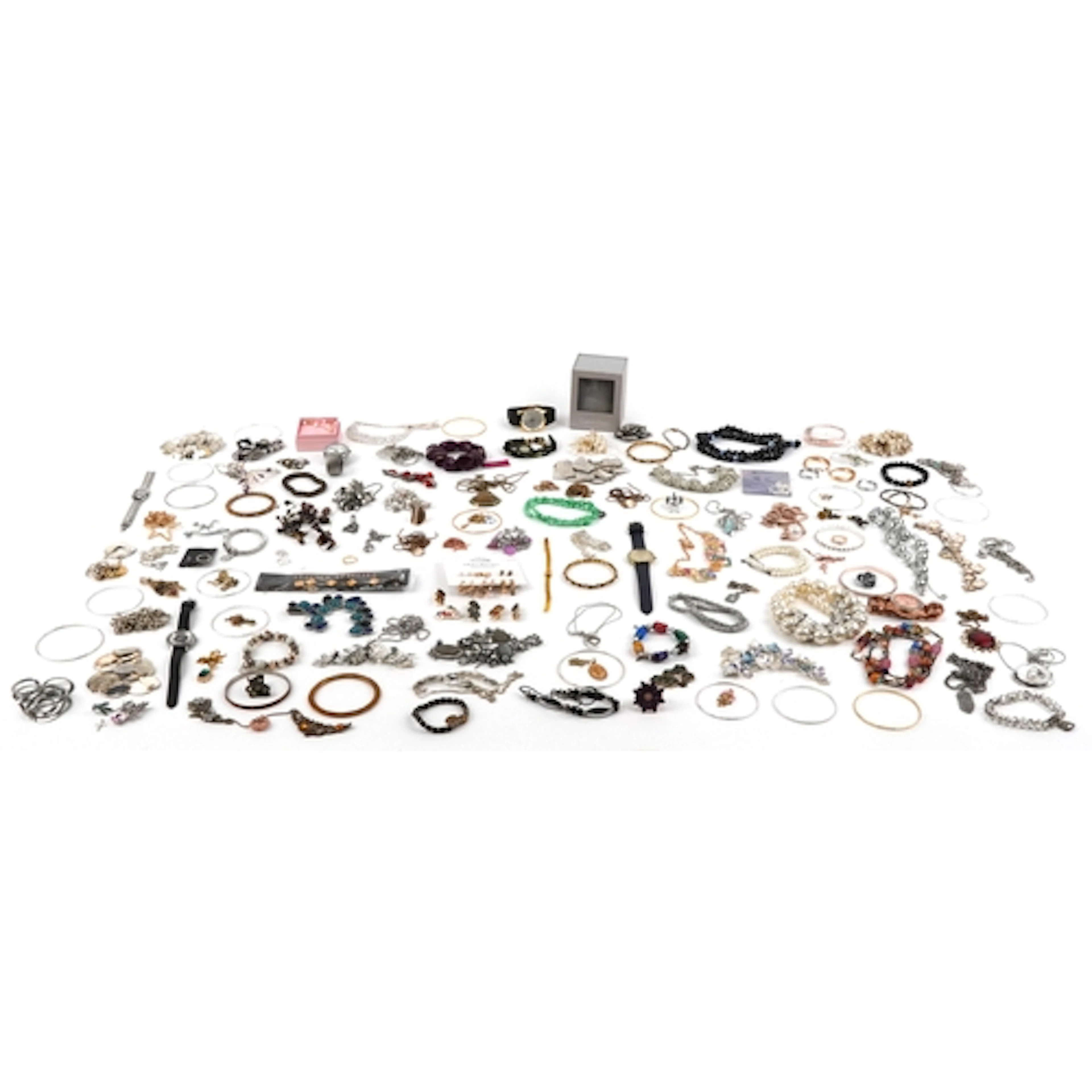 Vintage and later jewellery including bead necklaces, bangle...