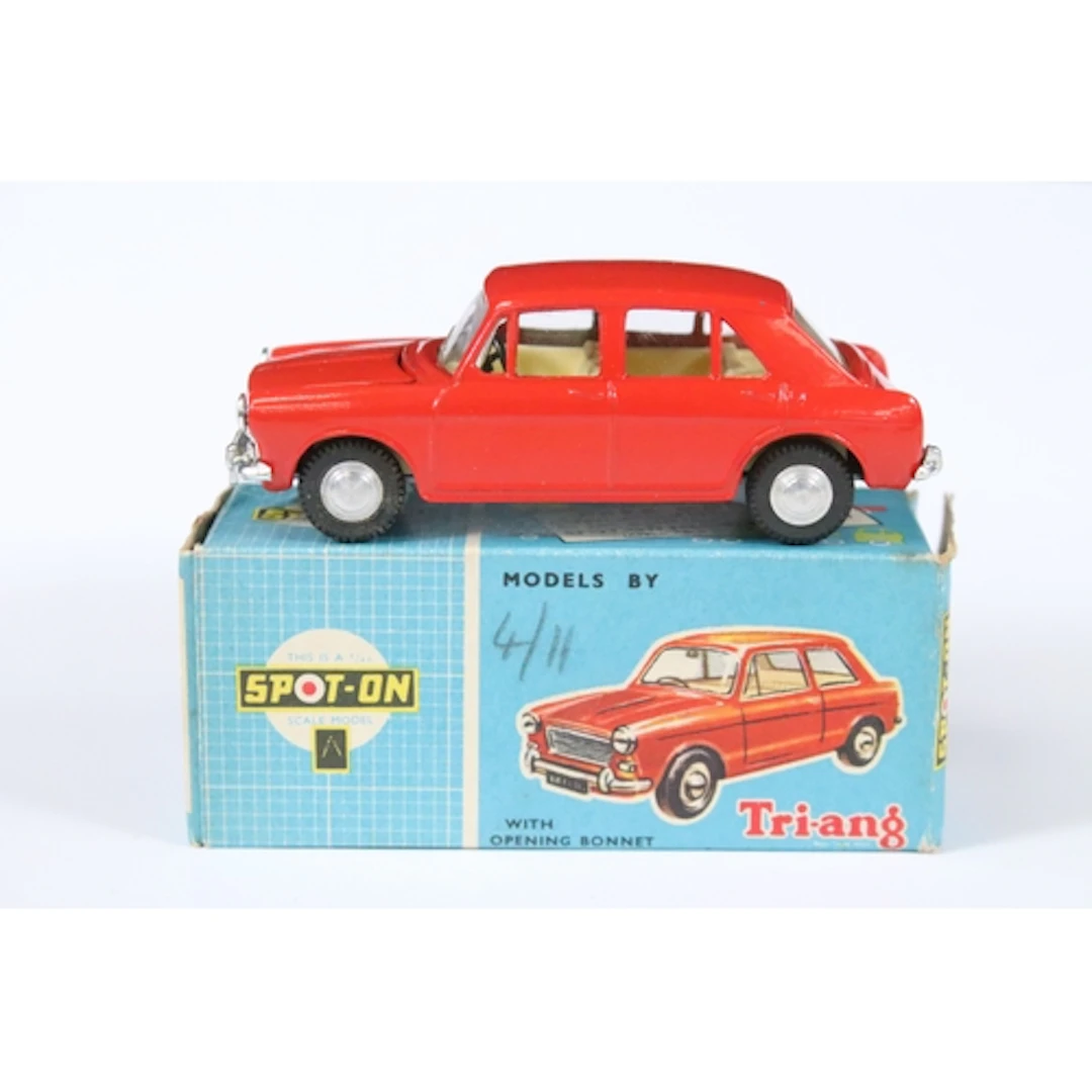 Boxed Triang Spot On 262 Morris 1100 diecast model in red wi...